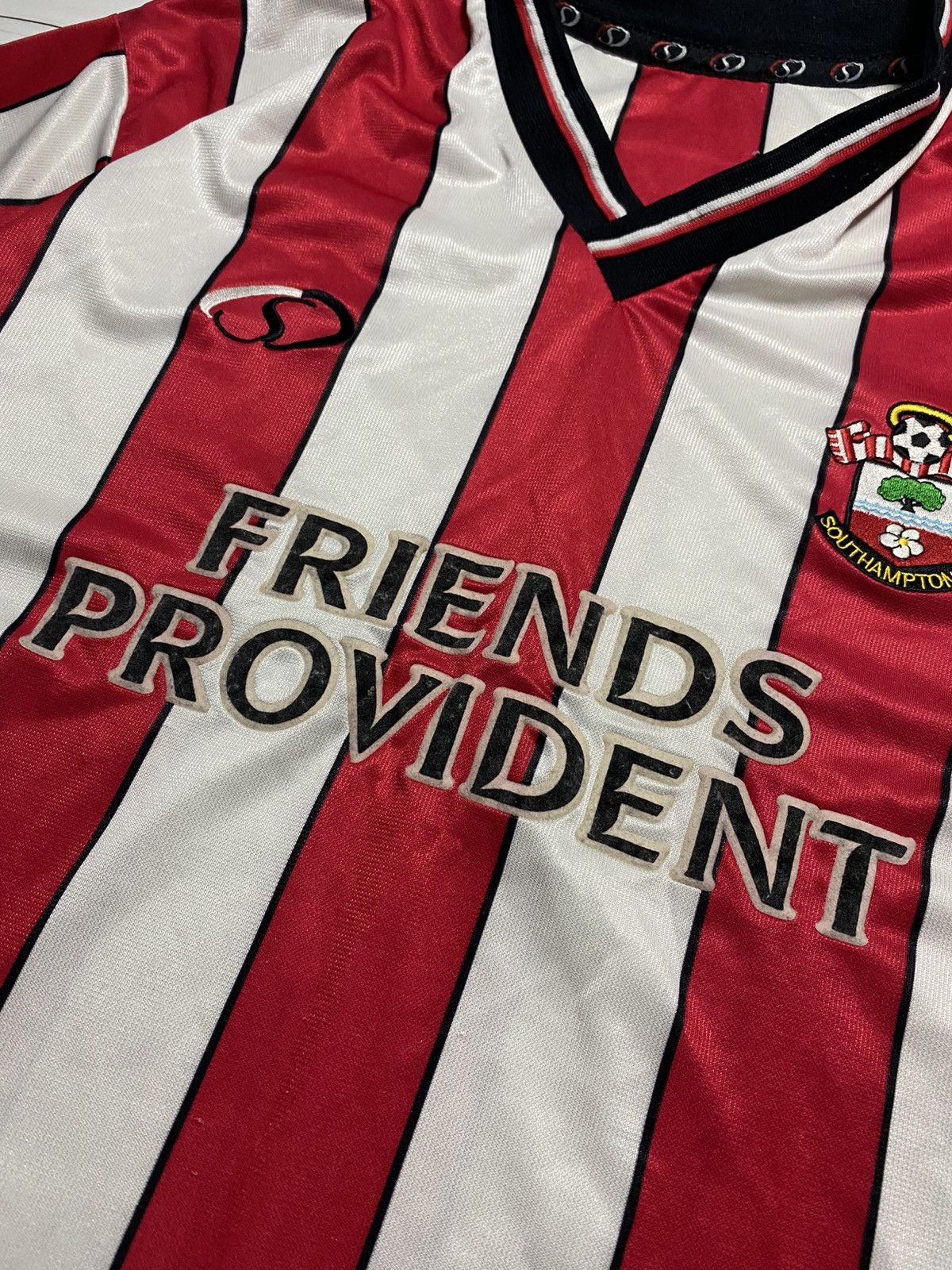 Vintage Vintage Southampton FC 2001/03 home football jersey t shirt Size US XL / EU 56 / 4 - 8 Thumbnail