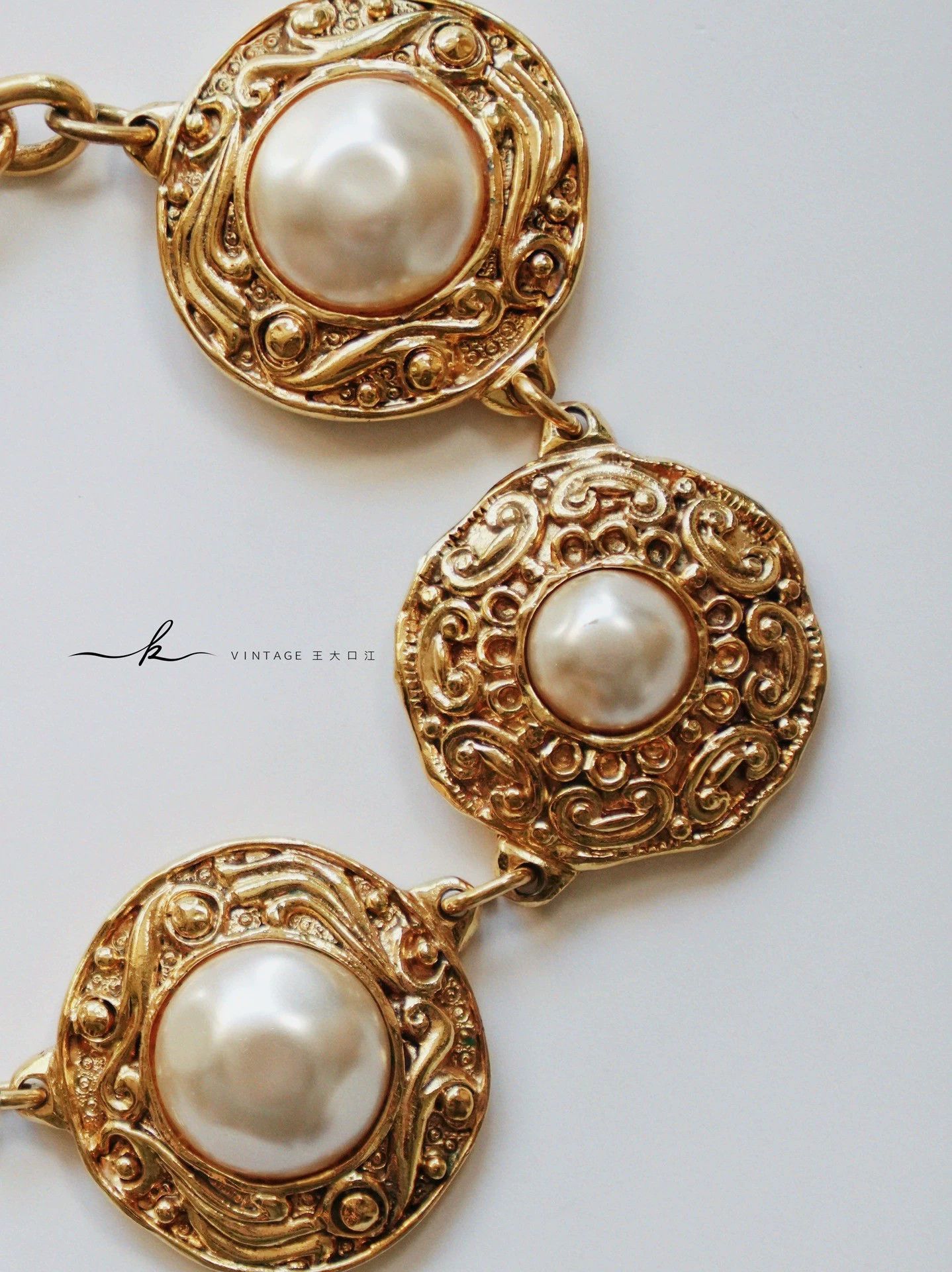 Chanel Chanel Vintage Gold-Tone Pearl Bracelet Size ONE SIZE - 2 Thumbnail