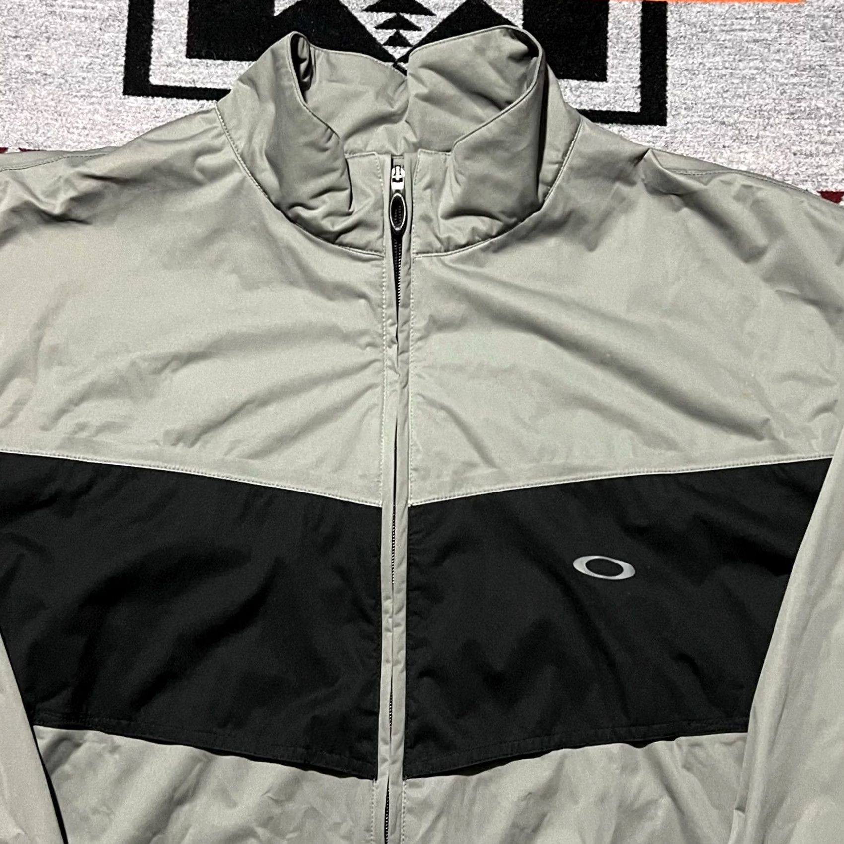 Oakley VINTAGE Oakley Jacket Mens 2XL Gray Full Zip Vented Y2K R1 Size US XXL / EU 58 / 5 - 7 Thumbnail