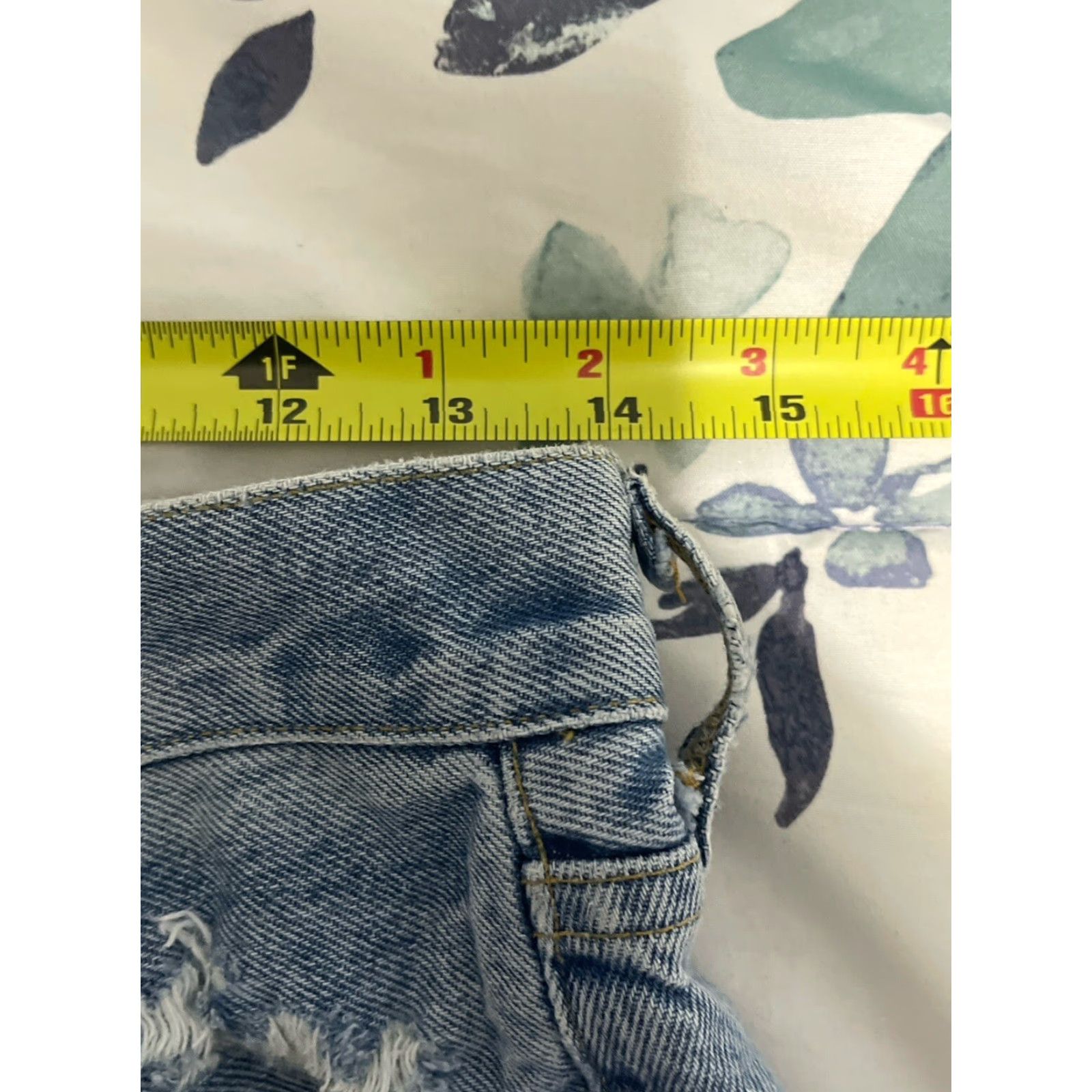 Agolde VINTAGE Agolde Jeans 90s Distressed Button Fly Women’s 26 28 Light Blue Frayed Organic Cotton Denim Jeans Boy Size 26" / US 2 / IT 38 - 4 Thumbnail