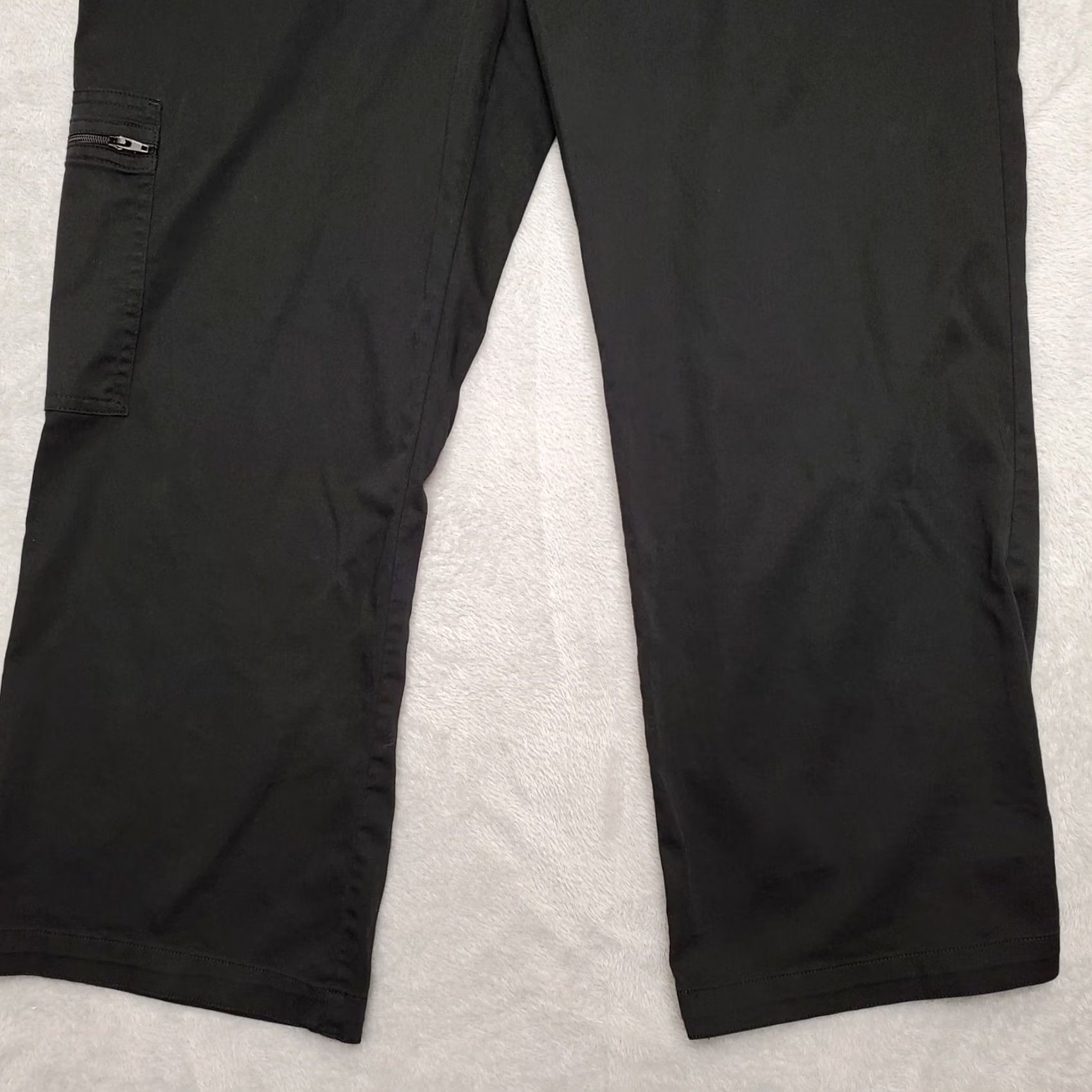 Vintage Chicos Pants Womens 8 Black Ankle Stretch Elastic Waistband Pants / 31 in Waist / 24 in Inseam / Cotton Blend / Pockets / Regular / Zip Size 30" / US 8 / IT 44 - 2 Thumbnail