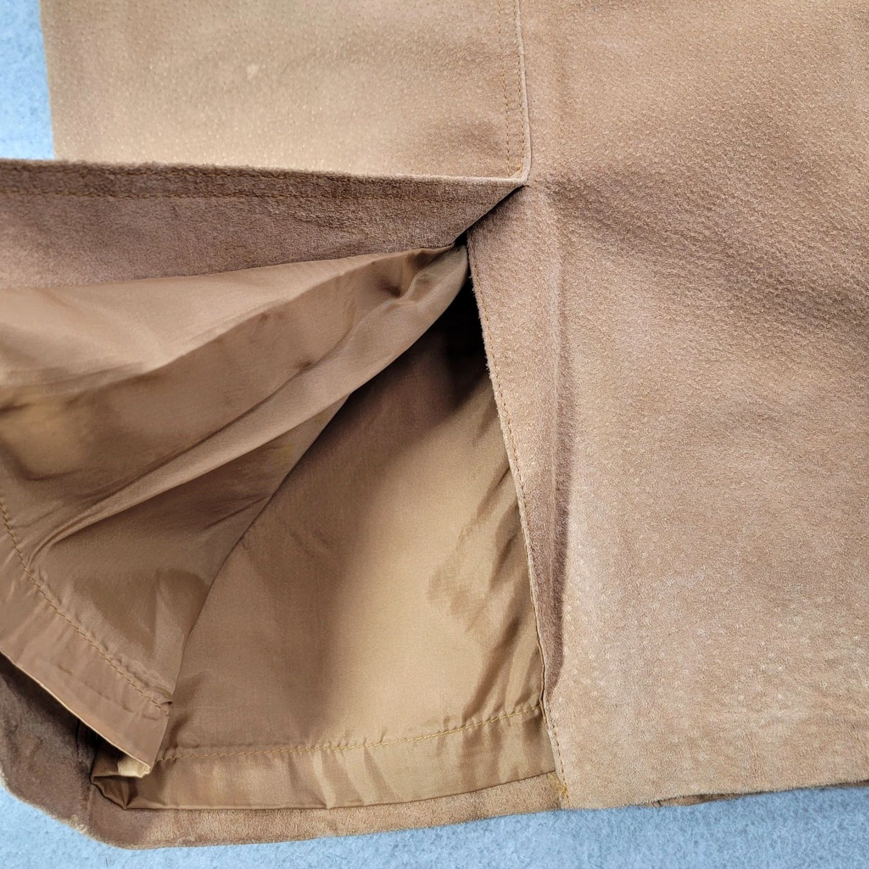 Vintage Venezia Leather Suede Skirt Womens Size 10 Tan Maxi Lined Back Vent Western Lane Bryant Size 32" / US 10 / IT 46 - 6 Thumbnail