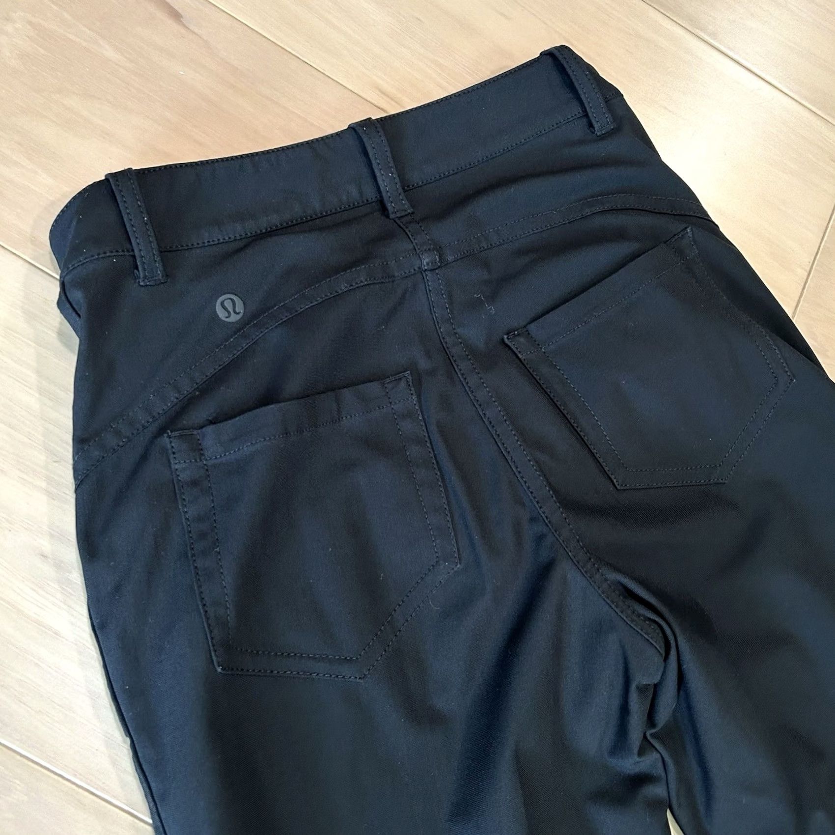 Lululemon Lululemon City Sleek 5 Pocket Pant Black Women’s 2 Pants Regular Ankle 26 Inseam 25 Waist Zip Logo Pockets Size 26" / US 2 / IT 38 - 3 Thumbnail