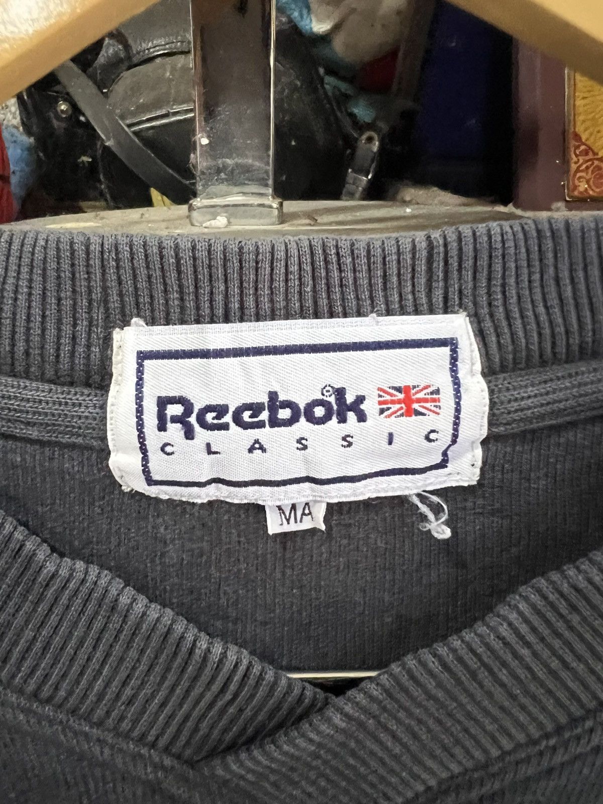 Reebok 🔥Vintage Reebok Classic V Neck Sweatshirt Size US L / EU 52-54 / 3 - 11 Thumbnail