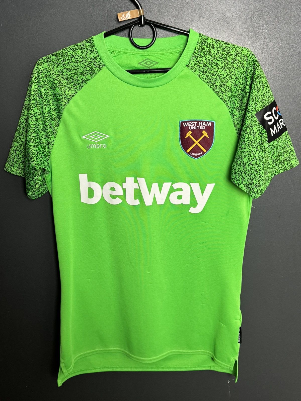 Umbro West Ham United 21/22 Goalkeeper Football Jersey Size US S / EU 44-46 / 1 - 1 Thumbnail