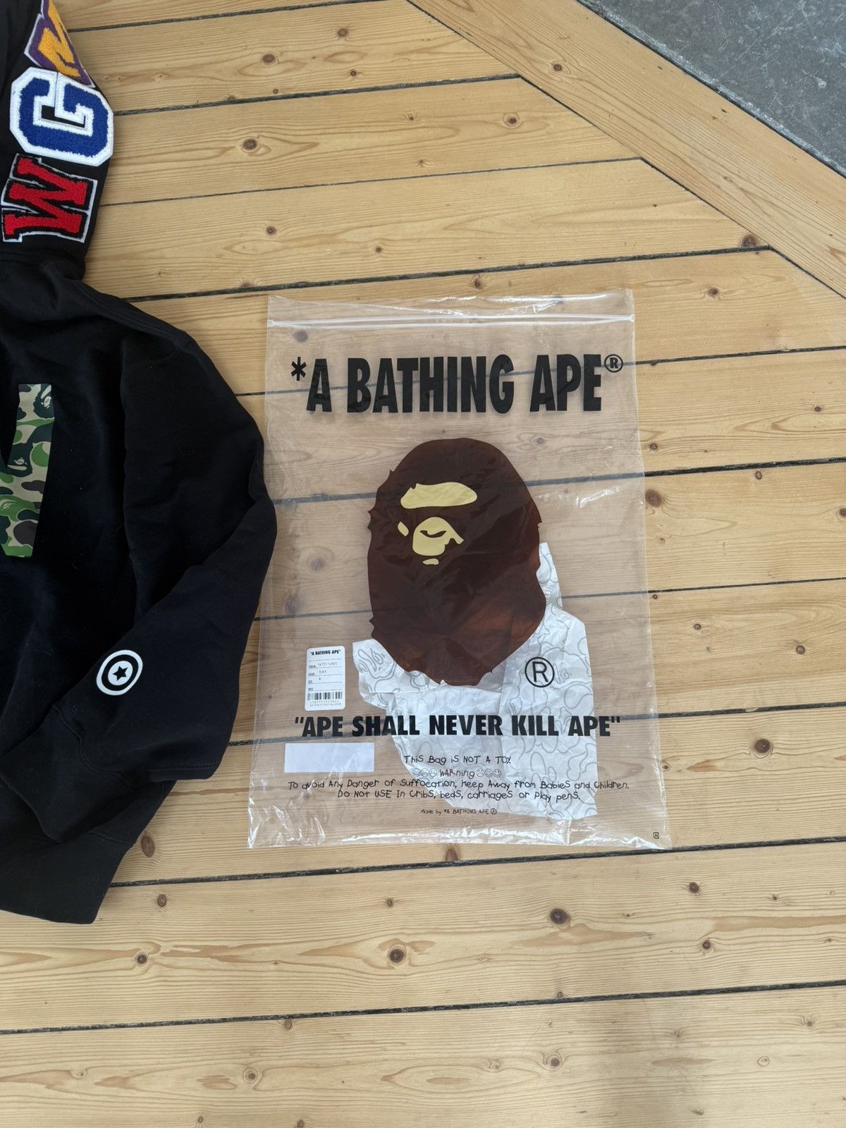 Bape A Bathing Ape Hoodie NWT Size US M / EU 48-50 / 2 - 5 Thumbnail
