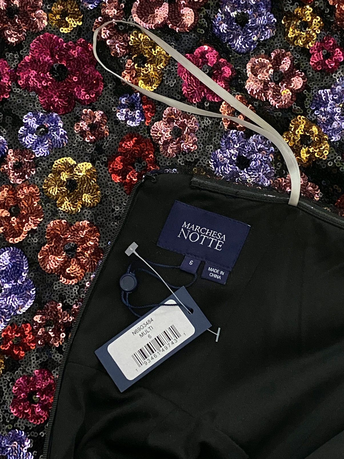 Marchesa Marchesa Notte Strapless Floral Sequin Column Gown size 6 Size M / US 6-8 / IT 42-44 - 12 Thumbnail