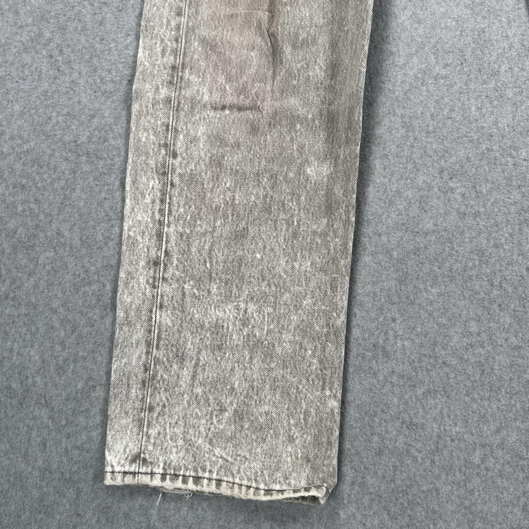 Levi's VINTAGE Levi's 501 Jeans Mens 34x30 Gray Acid Wash Straight Leg Made USA 90s Size US 34 / EU 50 - 7 Thumbnail