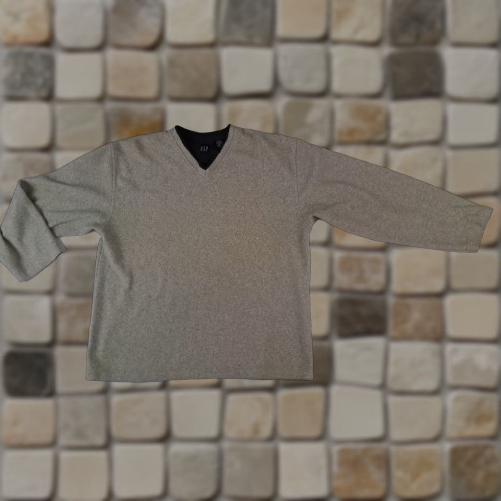 Gap VINTAGE Gap Sweater V-Neck Unisex Adults XXL Gray pullover 2XL Gray Polyester Rayon 28in long 26in pit to pit Size US XXL / EU 58 / 5 - 1 Thumbnail