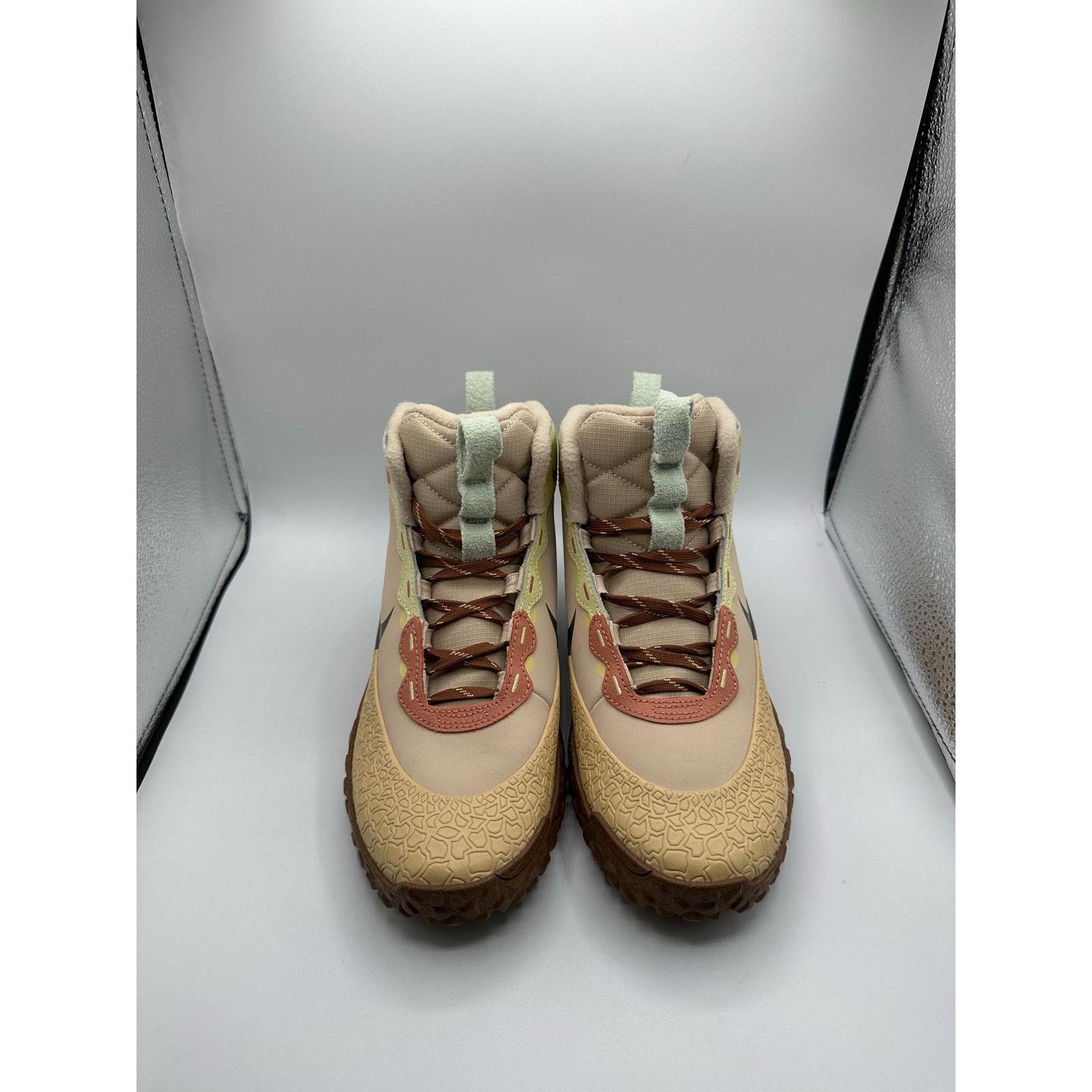 Nike Nike Terrascout GS “Light British Tan” size 3.5y/5 women’s Size US 5 / IT 35 - 2 Thumbnail