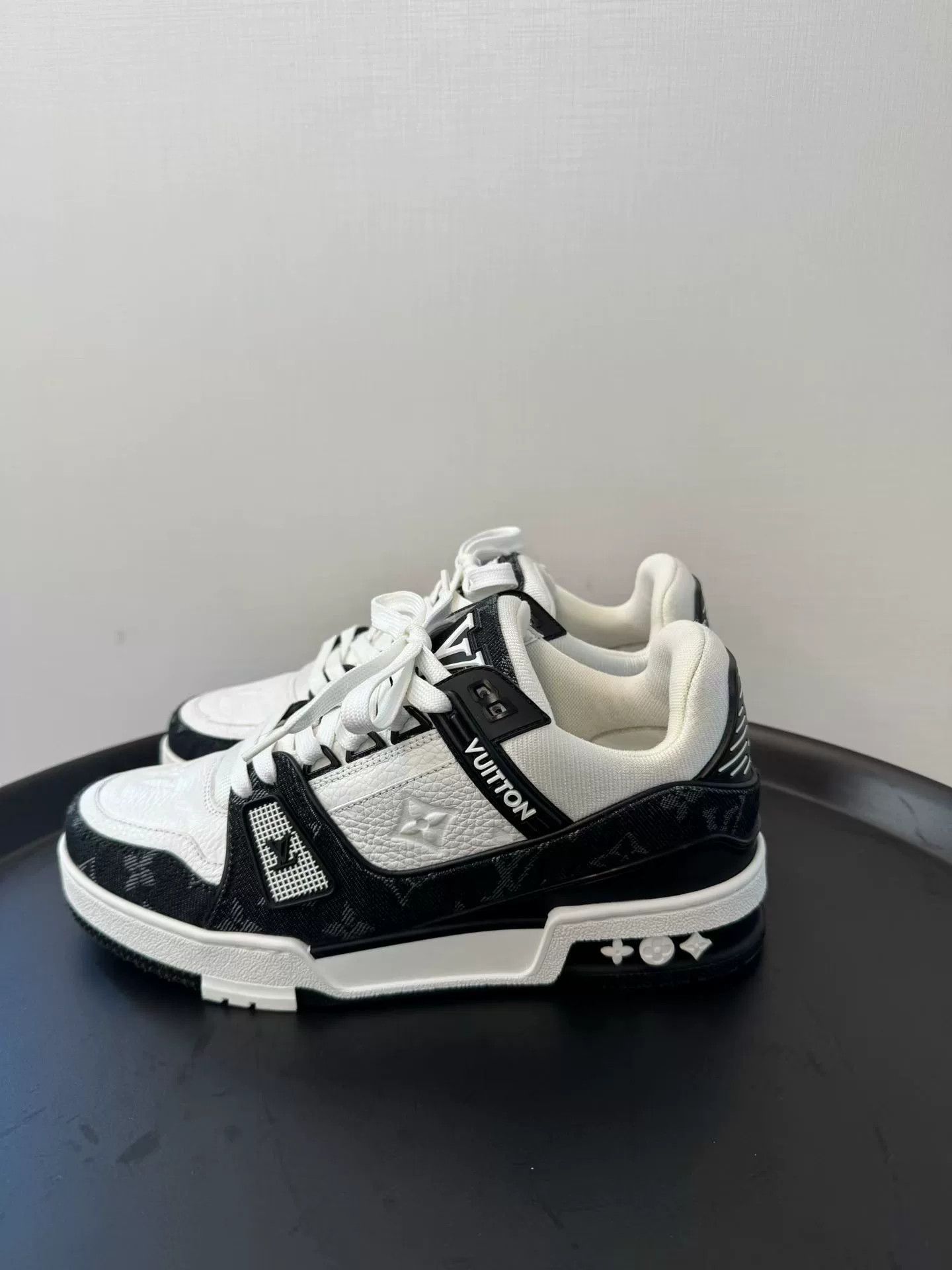 Louis Vuitton Louis Vuitton LV Trainer Black White Denim Size US 6 / IT 36 - 1 Thumbnail