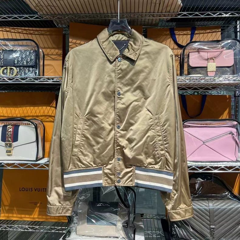 Louis Vuitton Louis Vuitton Gold Back Embroidered Alphabet Baseball Jack Size US L / EU 52-54 / 3 - 1 Thumbnail