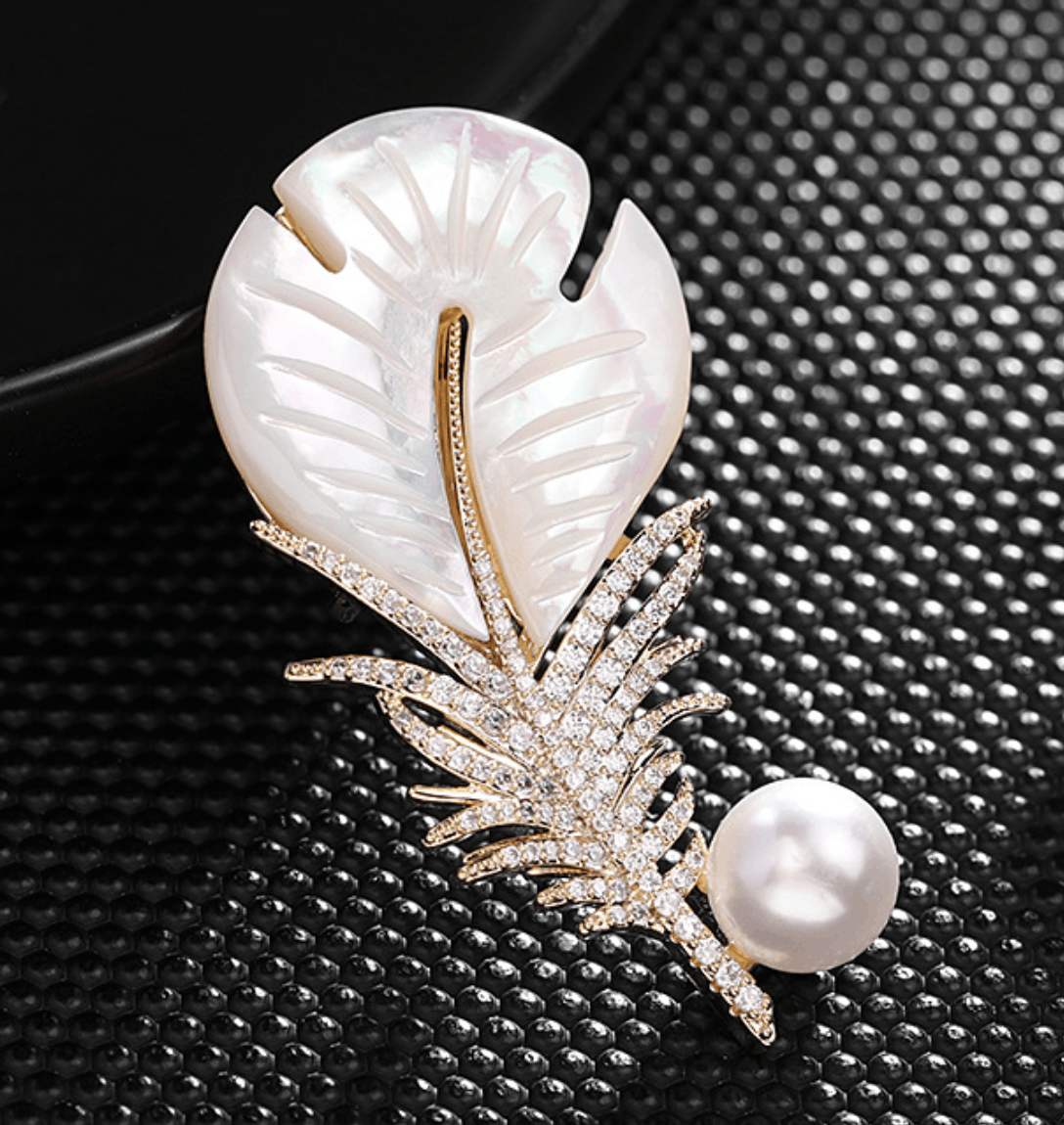 Japanese Brand Elegante Pearl Sheel Feather Brooch Size ONE SIZE - 1 Thumbnail