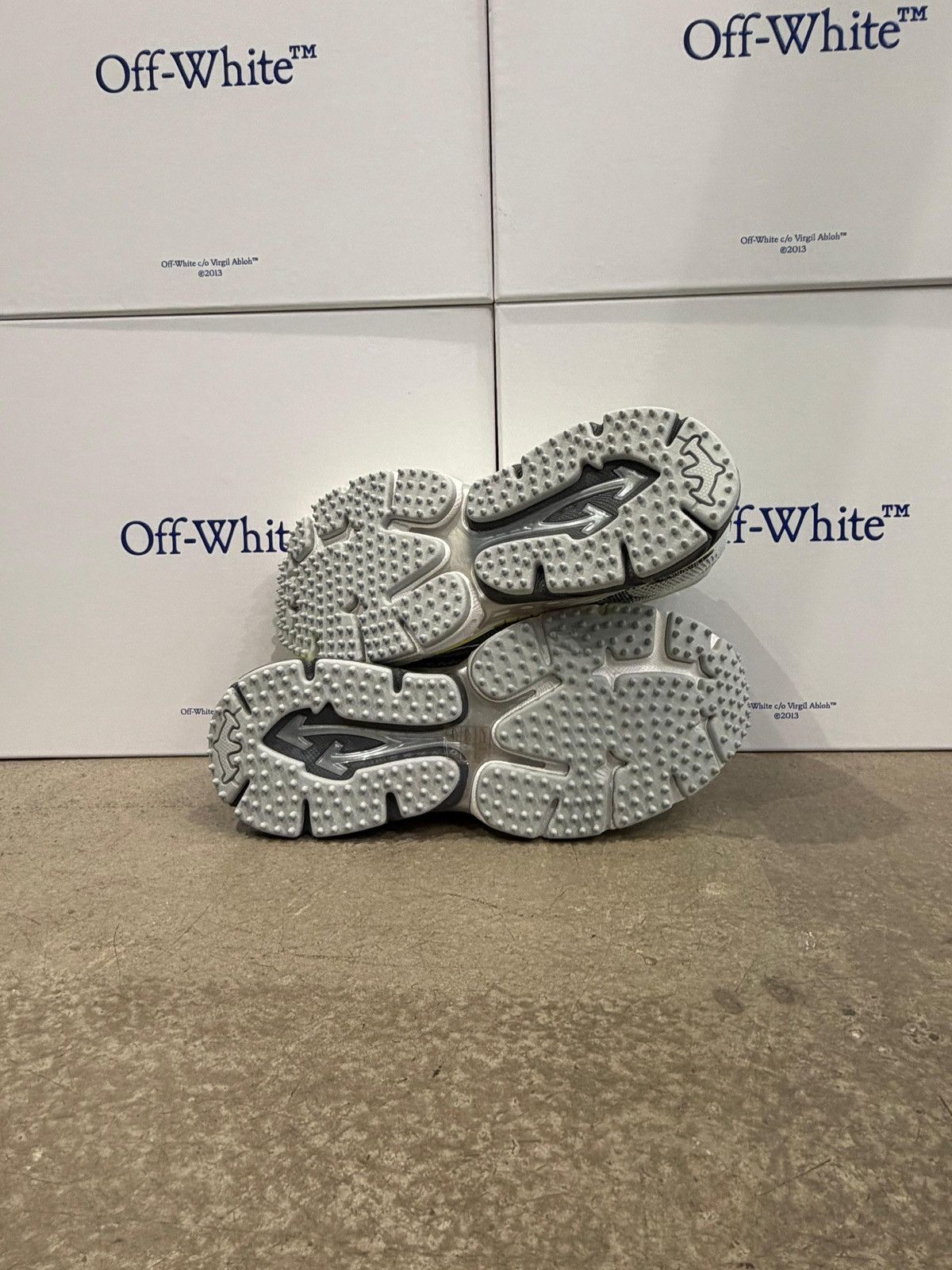 Off-White OFF-WHITE - Be Right Back Knit Light Sneakers Grey Yellow Size US 10 / EU 43 - 4 Thumbnail
