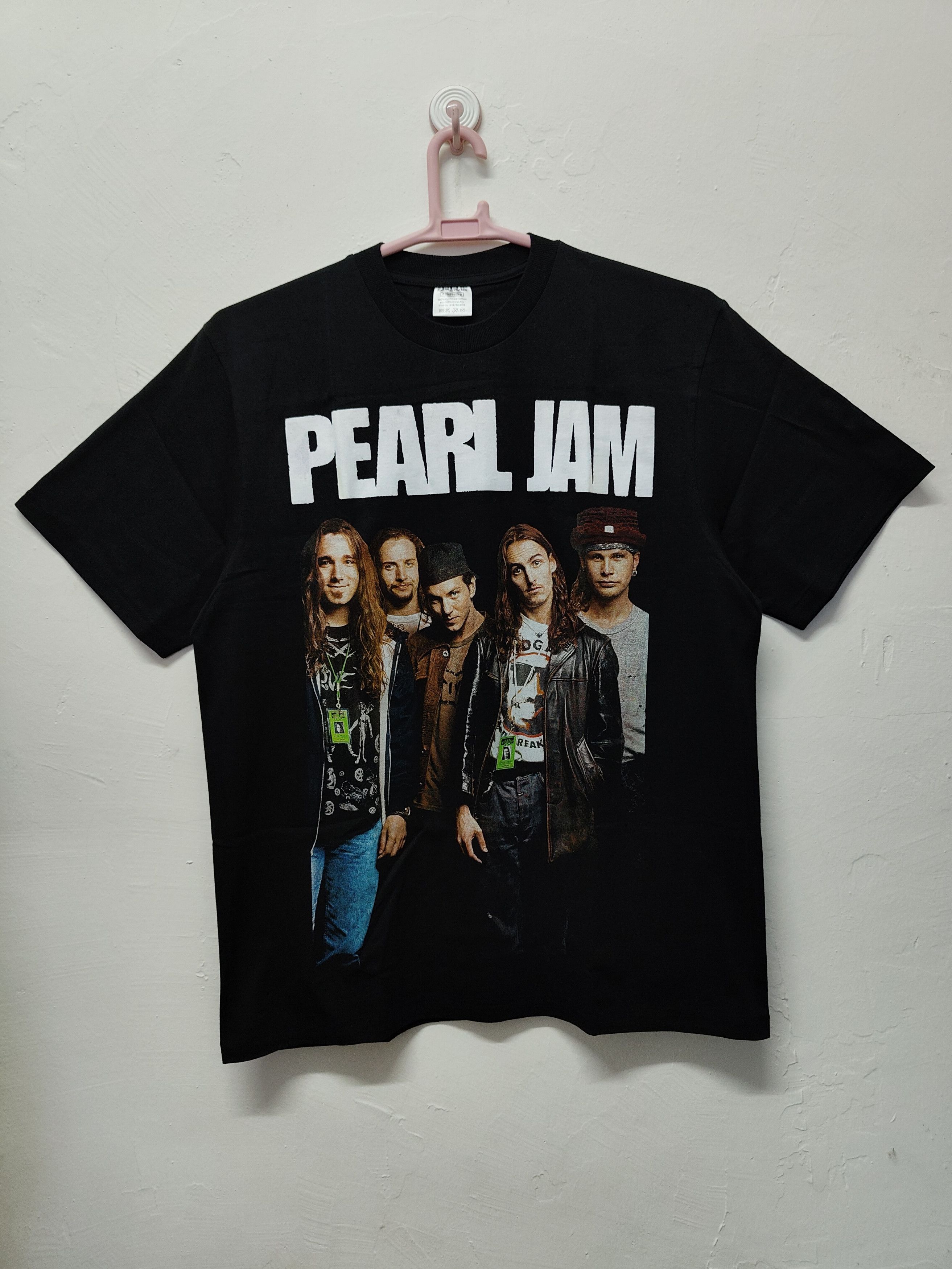 Band Tees Pearl Jam Photo T-shirt Size US XL / EU 56 / 4 - 1 Thumbnail