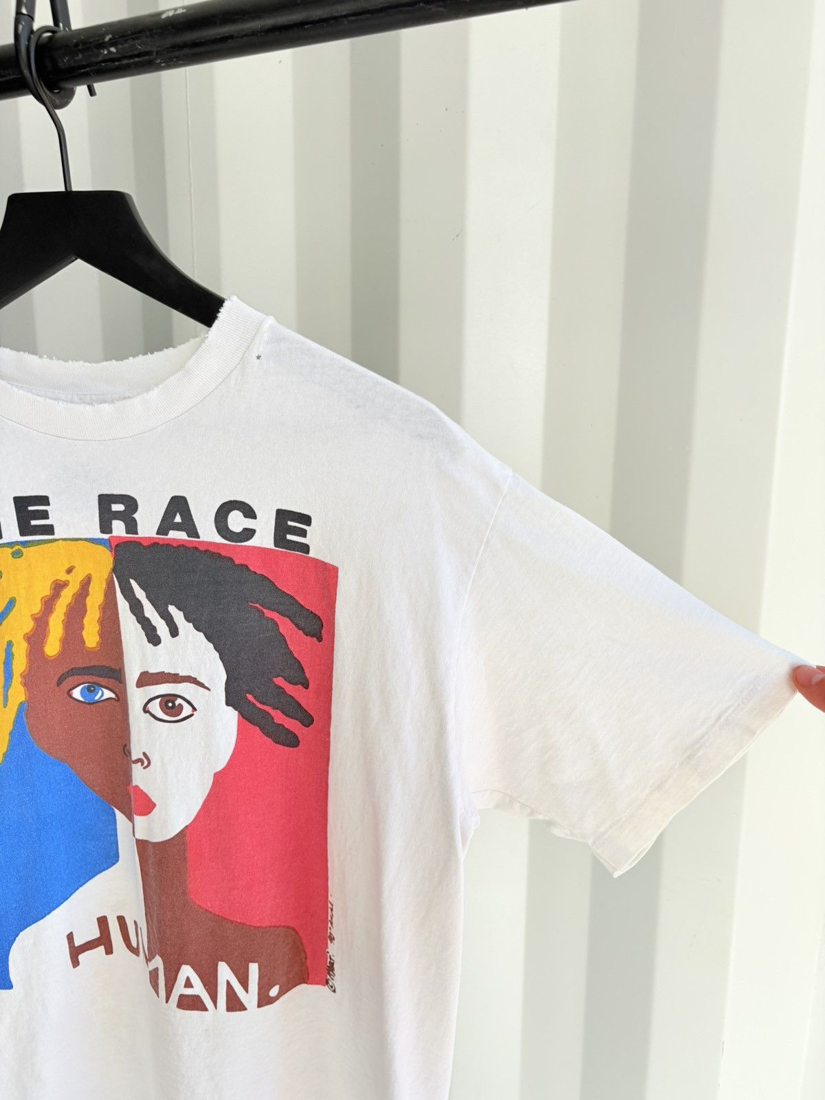 Vintage Vintage One Race Human Shirt Faded Distressed GRUNGE Band Size US L / EU 52-54 / 3 - 4 Thumbnail