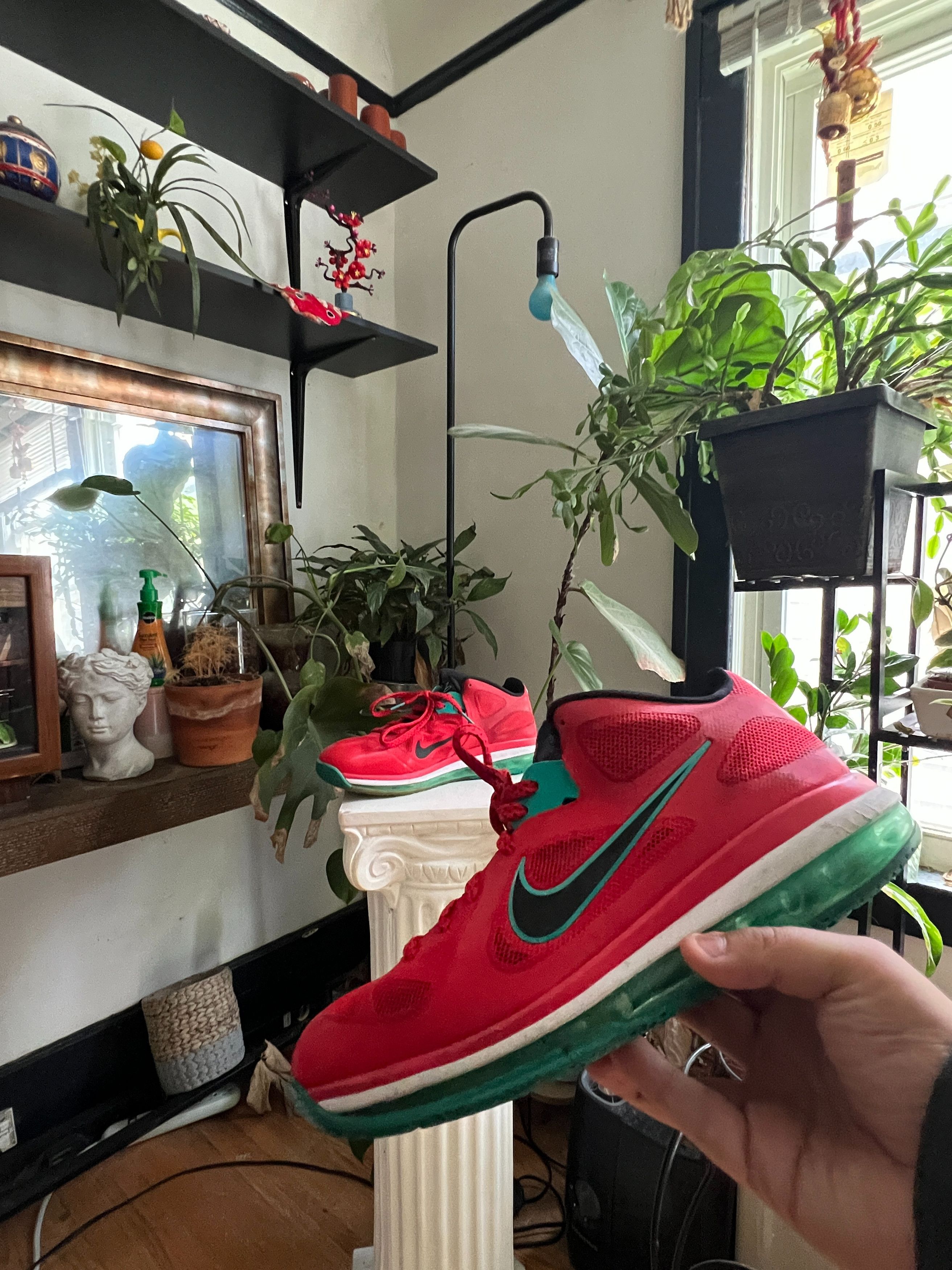 Nike LeBron 9 Low 'Liverpool' Size US 10 / EU 43 - 4 Thumbnail