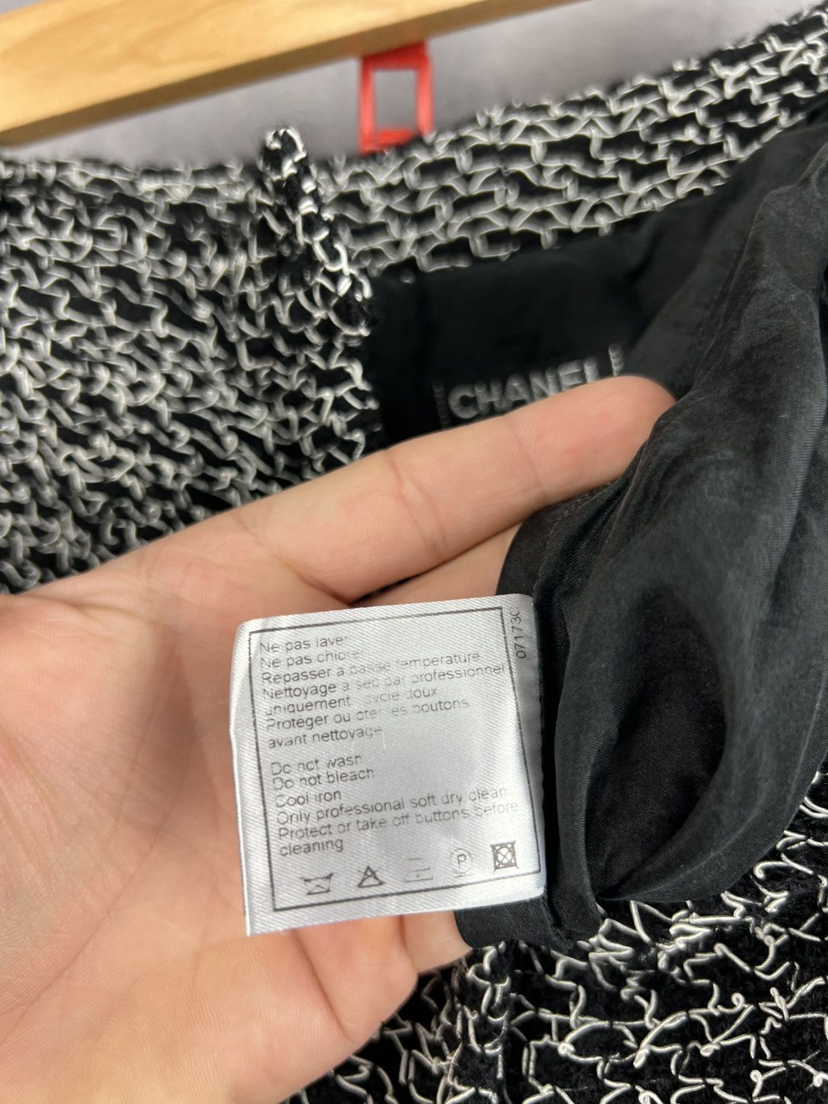 Chanel Chanel Wool Black Women’s Pants P11201V06481 Size 27" / US 4 / IT 40 - 15 Thumbnail