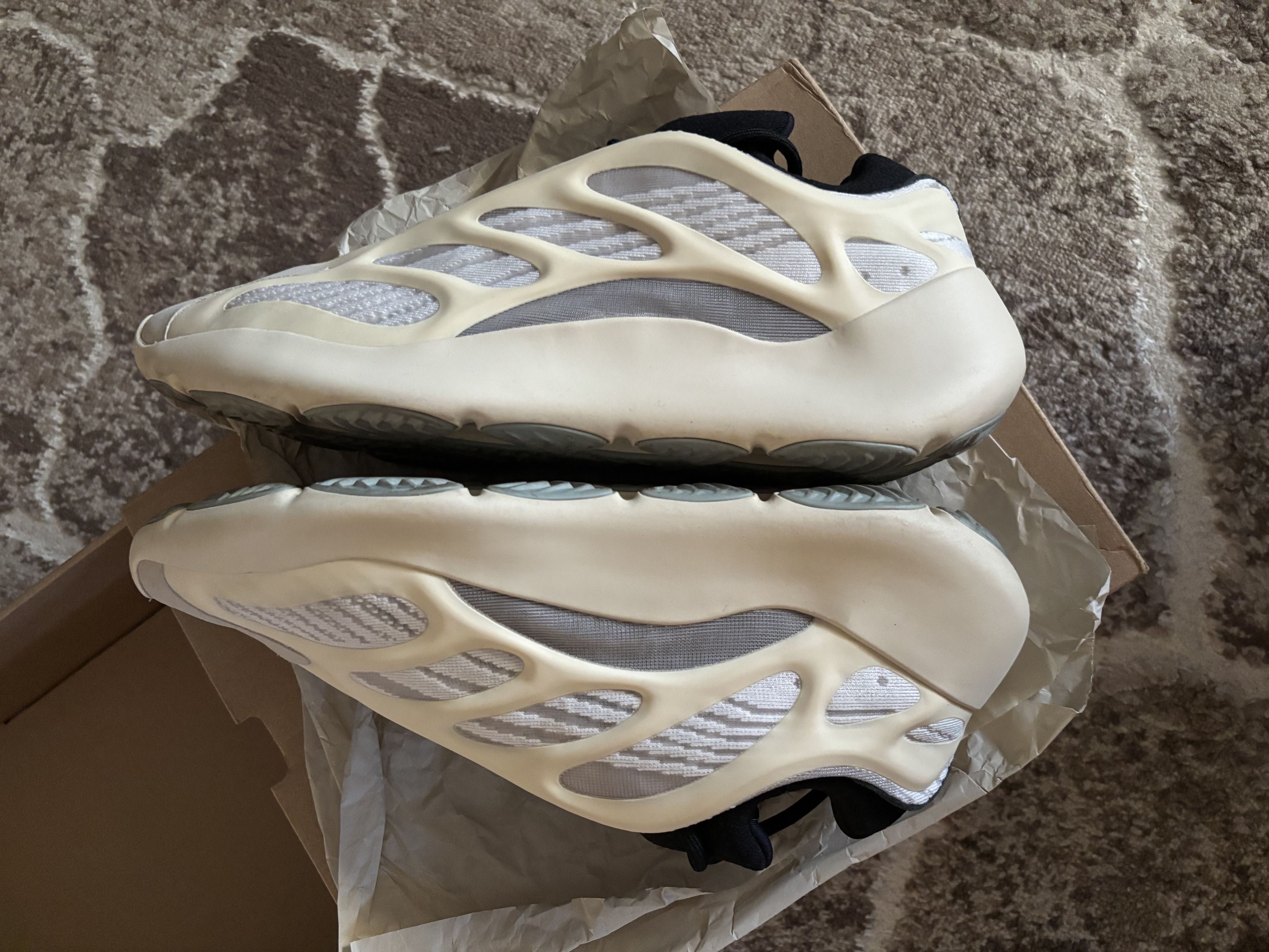 Yeezy Adidas Yeezy 700 V3 Azael Size US 12 / EU 45 - 8 Thumbnail