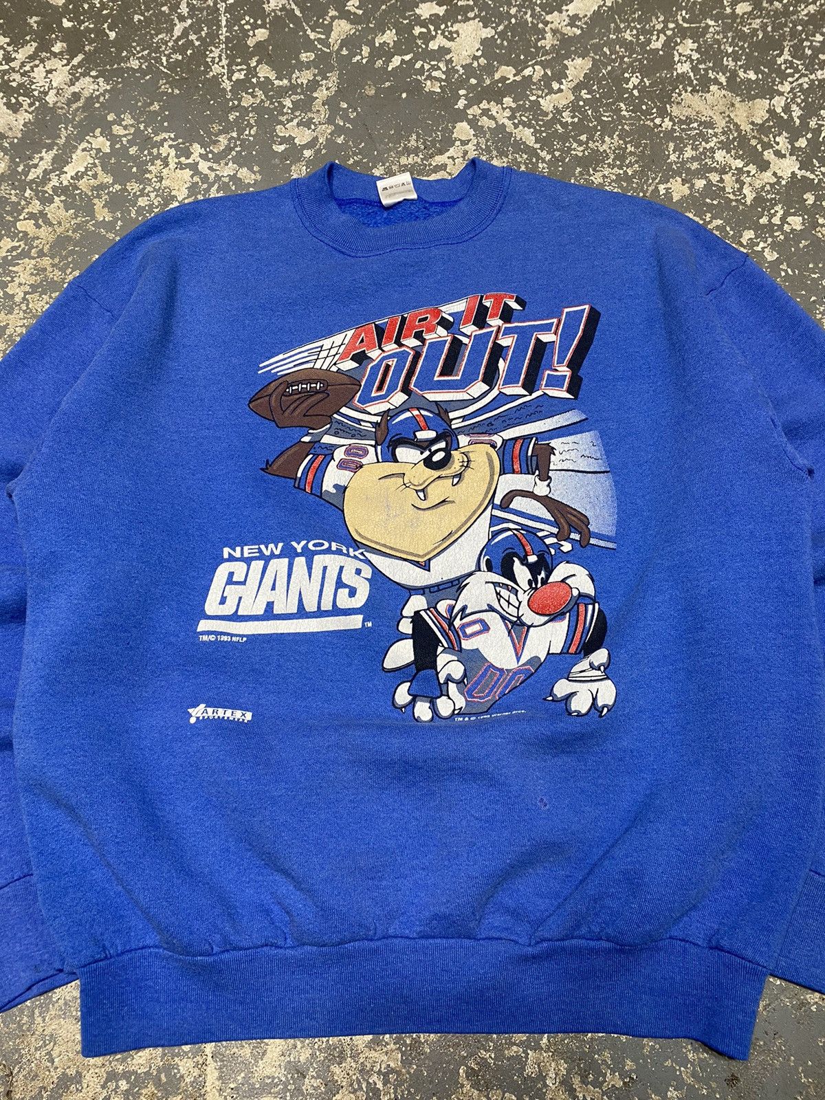 NFL × Vintage × Warner Bros Vintage New York Giants Tasmanian Devil NFL Crewneck Hoodie Size US XL / EU 56 / 4 - 4 Thumbnail