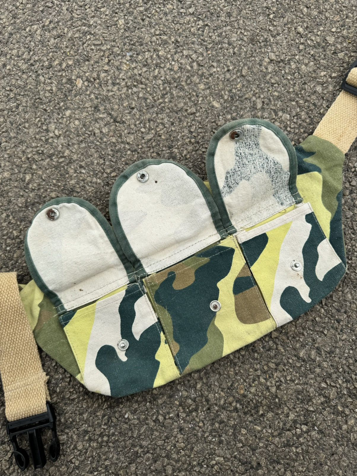 Band Tees Rare Rihanna Diamond Tour Camo Merch Bag Y2K Military Style Size ONE SIZE - 3 Thumbnail