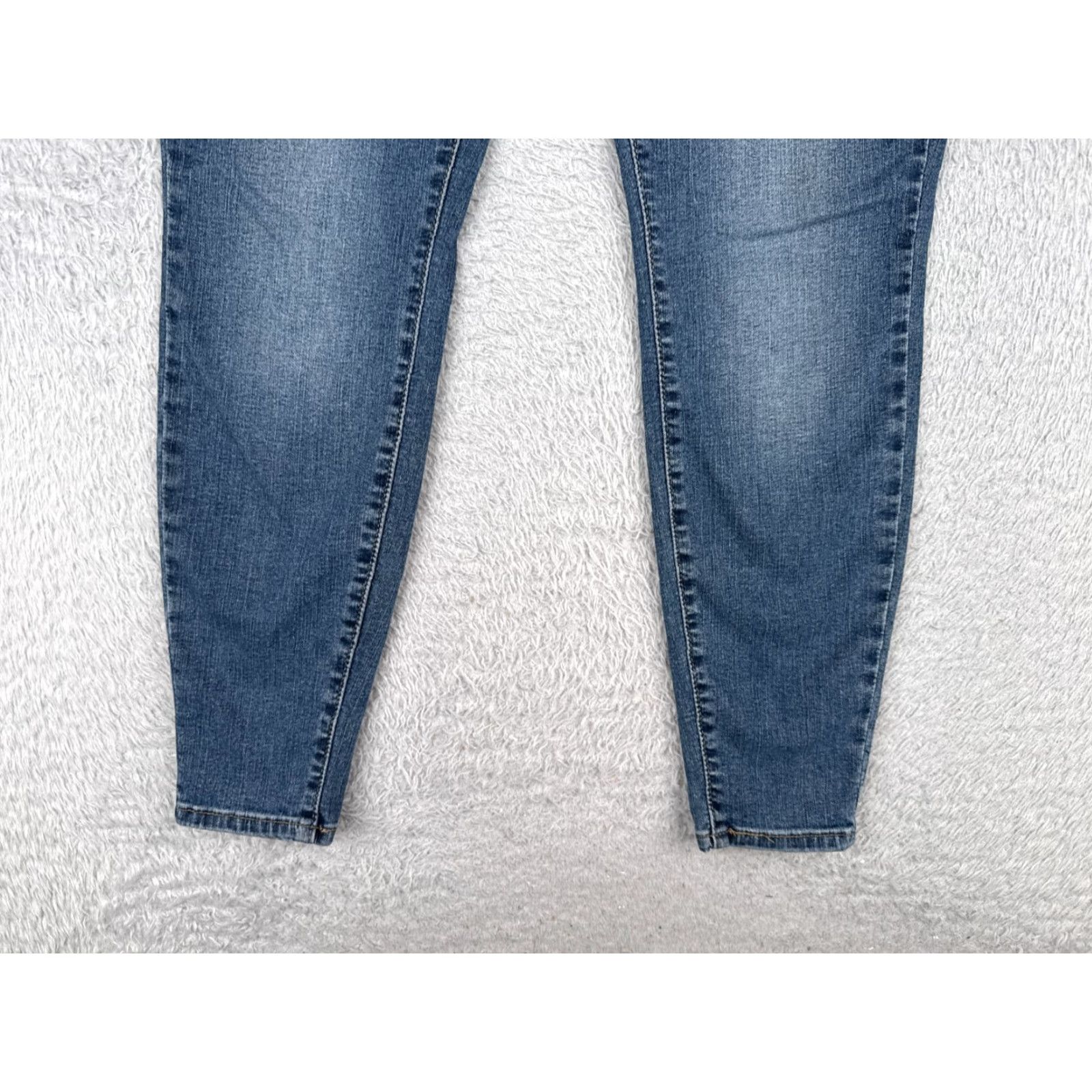 Levi's Levi's Jeans Women 29 Blue Denim Mid Rise Skinny Tapered Cotton Blend 28x27 Jeans Womens Blue 90s? Size 29" - 2 Thumbnail
