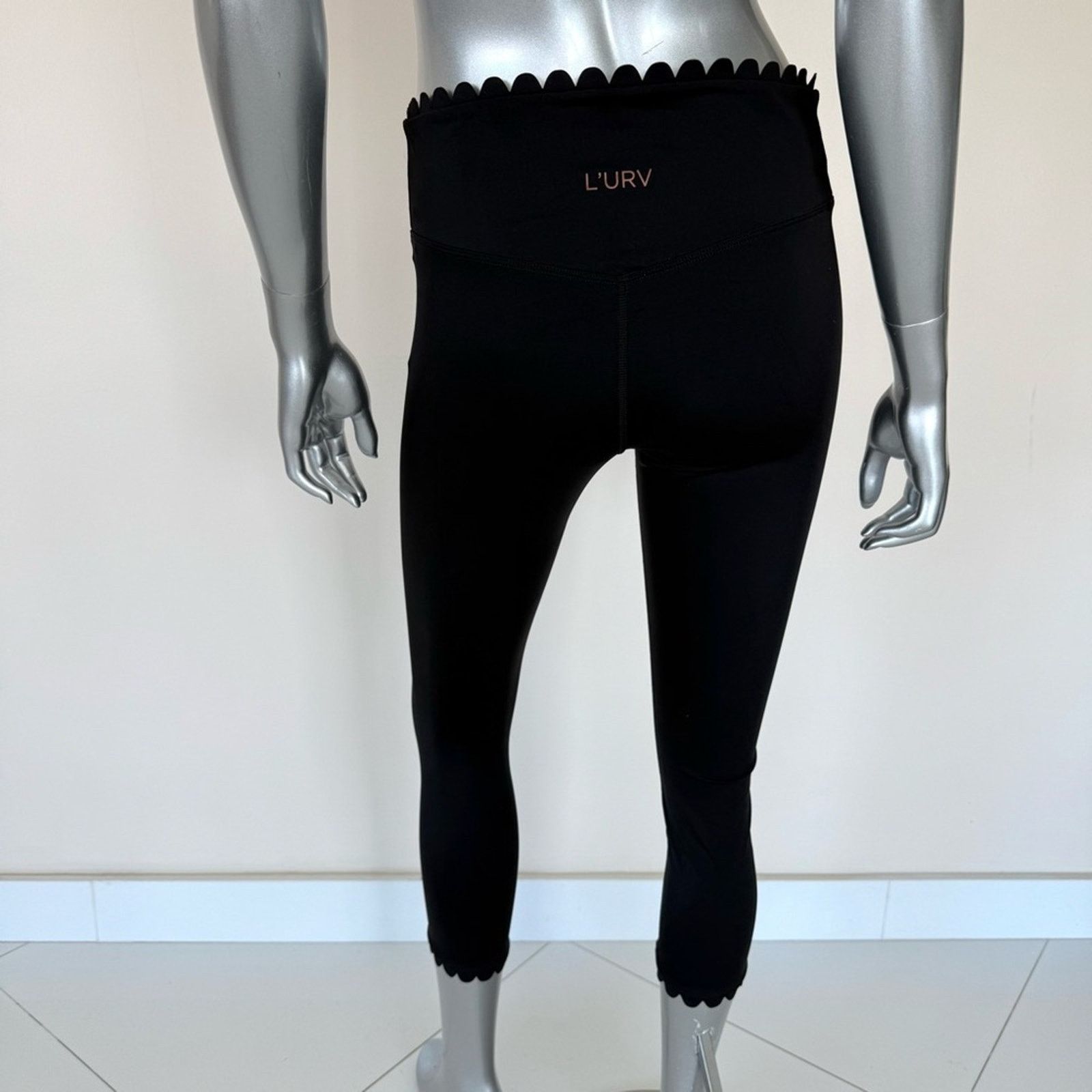 Other L’URV women capri black leggings size M Size 28" / US 6 / IT 42 - 3 Thumbnail