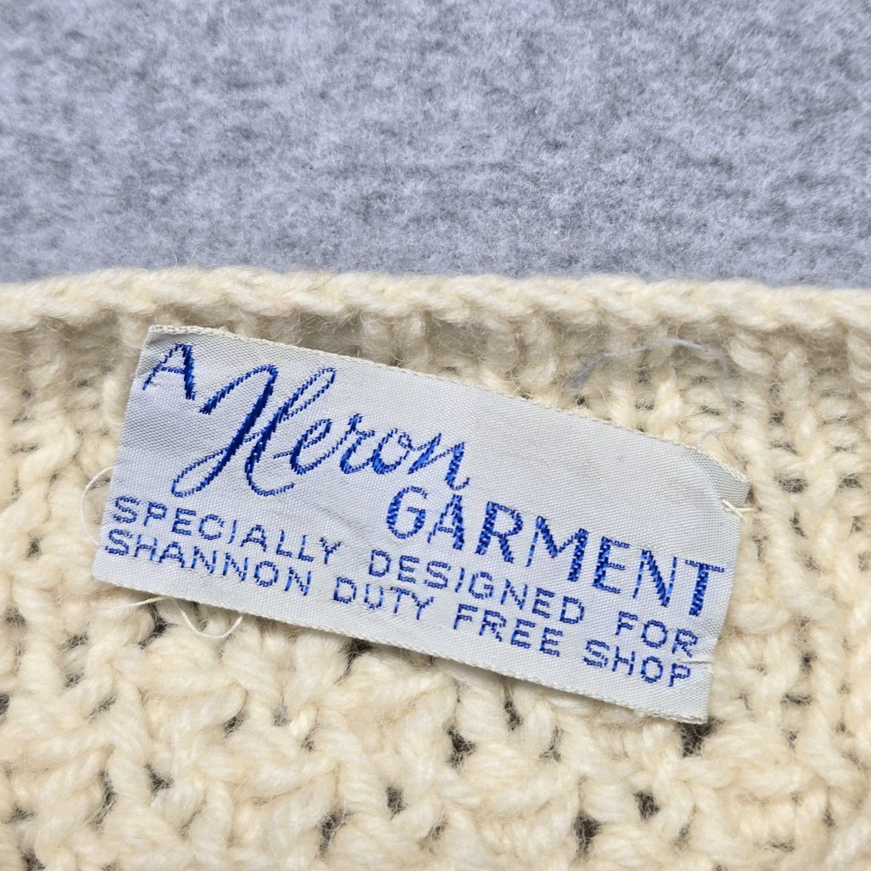 Vintage VINTAGE A Heron Garment Cardigan Womens Small White Aran Cable Knit Sweater Size S / US 4 / IT 40 - 6 Thumbnail