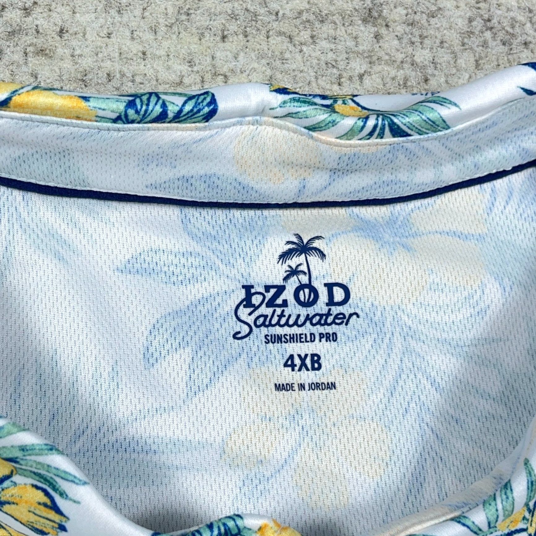 Izod VINTAGE IZOD Saltwater Polo Shirt Men 4XB White Green Floral Performance Hula Golf Camp Size US XXL / EU 58 / 5 - 8 Thumbnail
