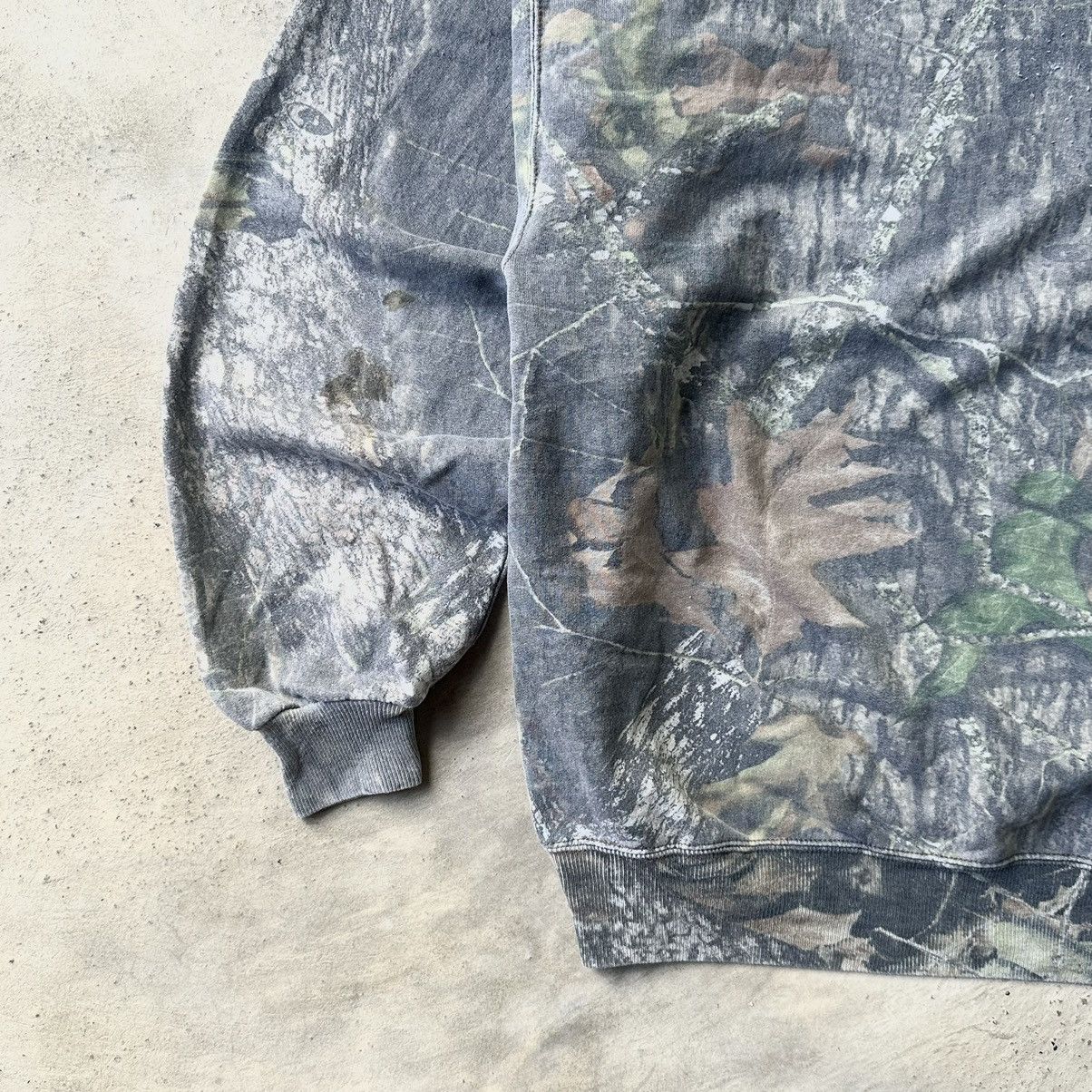 Realtree Crazy Vintage Faded Carhartt Style Realtree Camo Crewneck Size US S / EU 44-46 / 1 - 6 Thumbnail