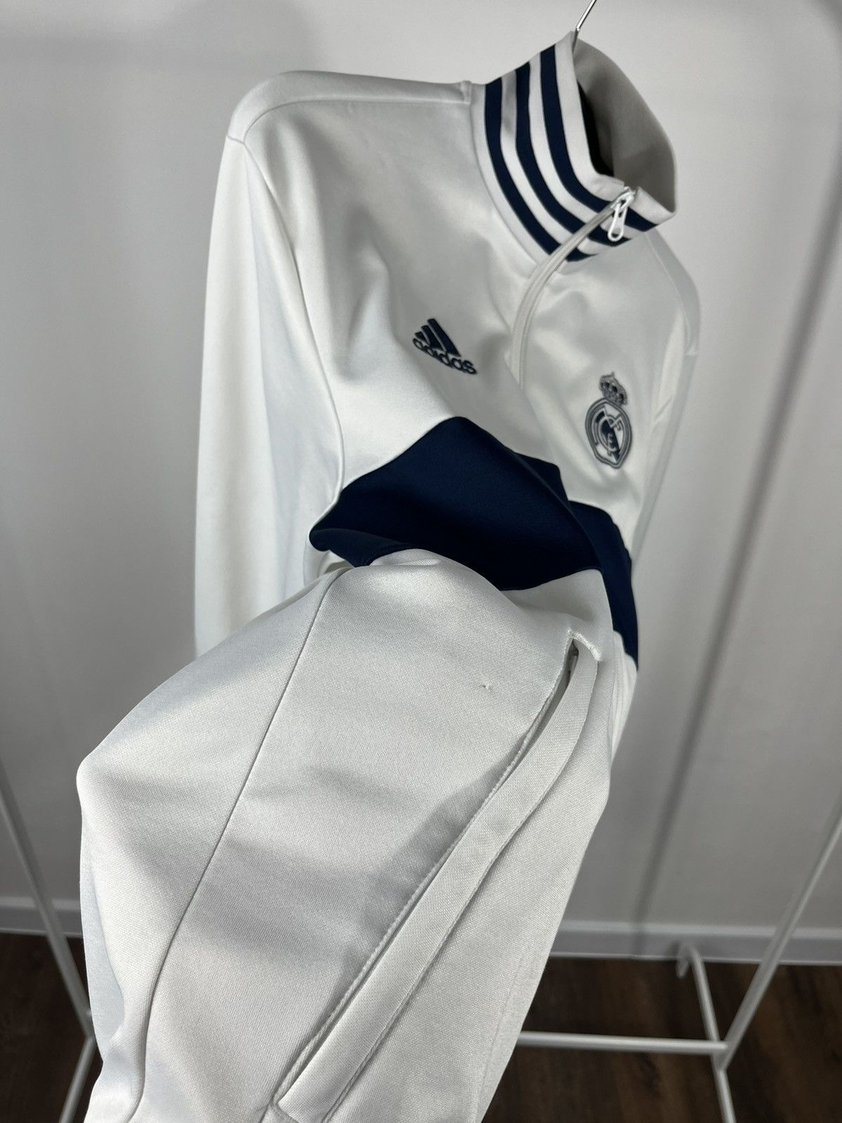 Adidas Adidas Real Madrid Track Jacket White Navy Size M 2019 Size US M / EU 48-50 / 2 - 5 Thumbnail