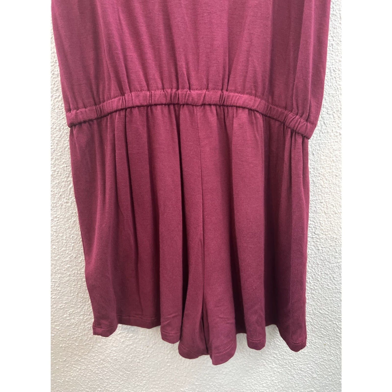 Vintage **Aeropostale Maroon Cold Shoulder Romper Size XS** User: **Vintage Aeropostale Maroon Cold Shoulder Romper Size XS** Size 26" / US 2 / IT 38 - 3 Thumbnail