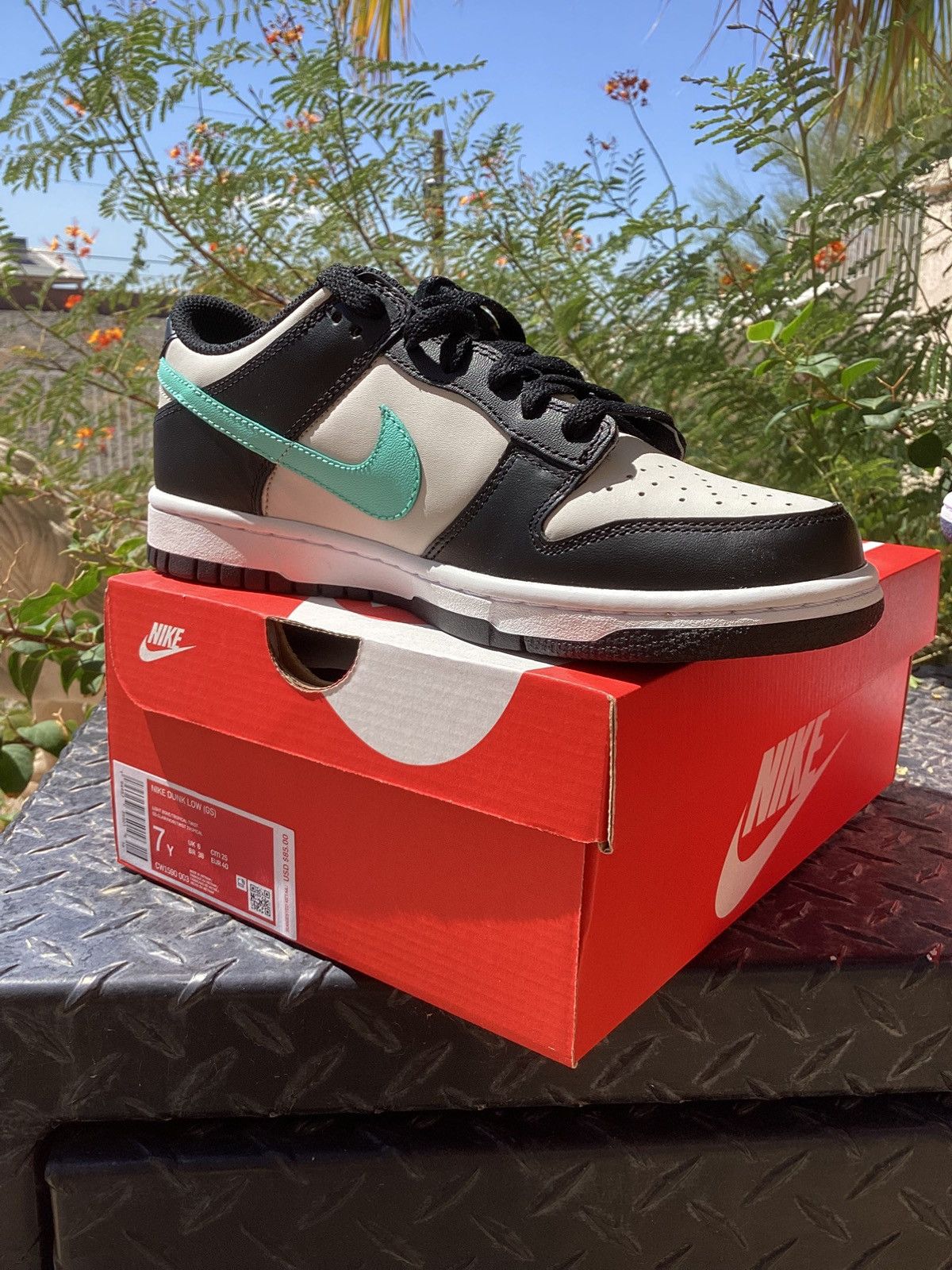 Nike Brand new Nike dunk low Tiffany grade school 7Y shoes Size US 12 / EU 45 - 2 Thumbnail