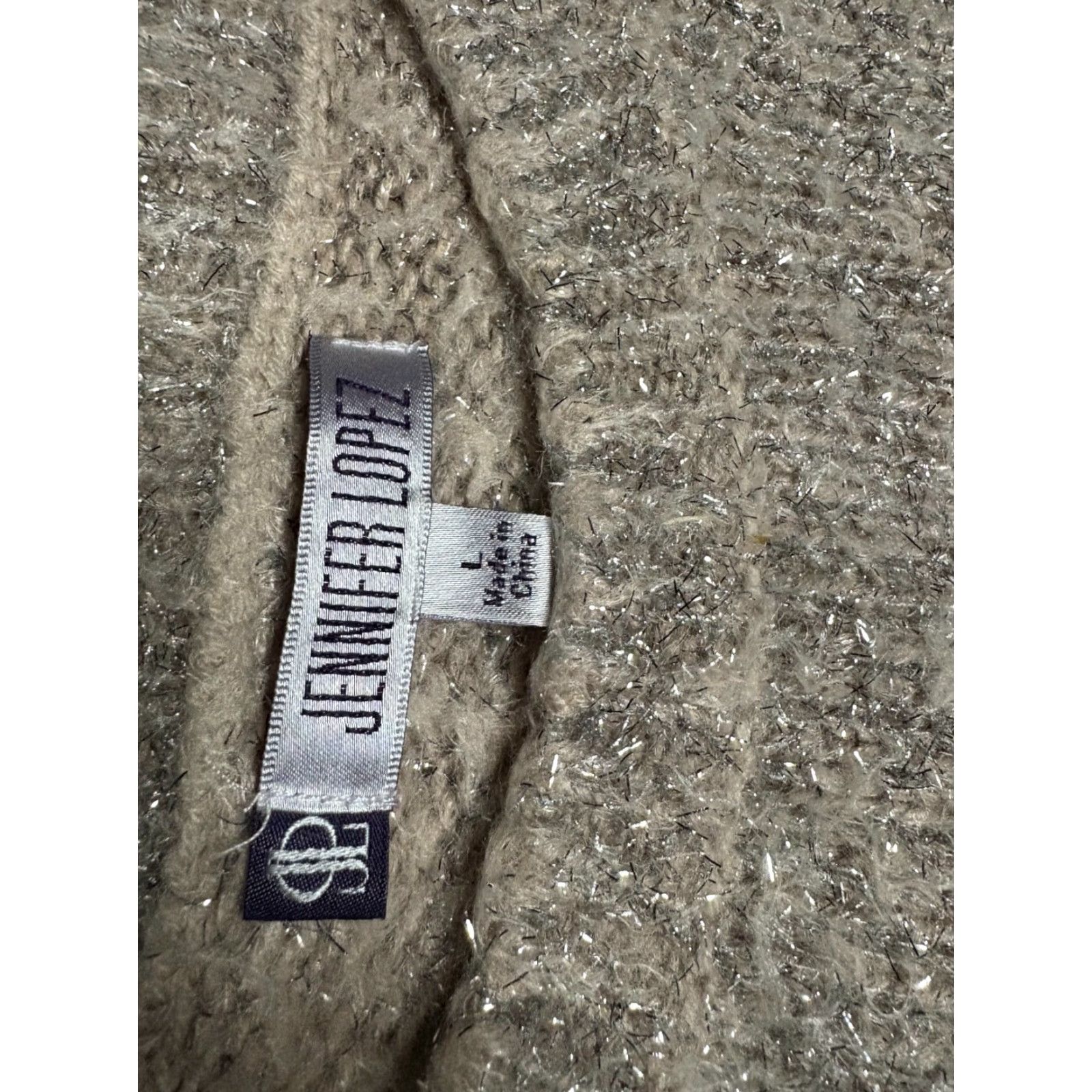 Vintage VINTAGE Jennifer Lopez Sweater Womens Large Pull Over Knit Shiny Metallic Silver Glitter Look Pullover All Seasons Lightweight Size L / US 10 / IT 46 - 4 Thumbnail