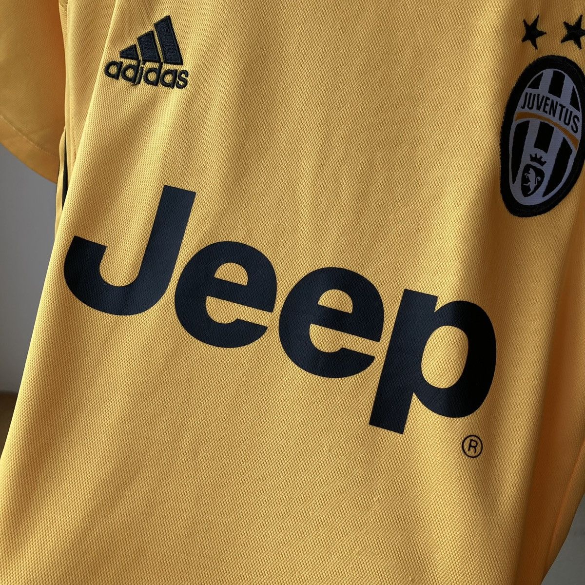 Vintage Adidas Juventus Jersey Streetwear Blokcore Style Y2k Italy Size US M / EU 48-50 / 2 - 5 Thumbnail