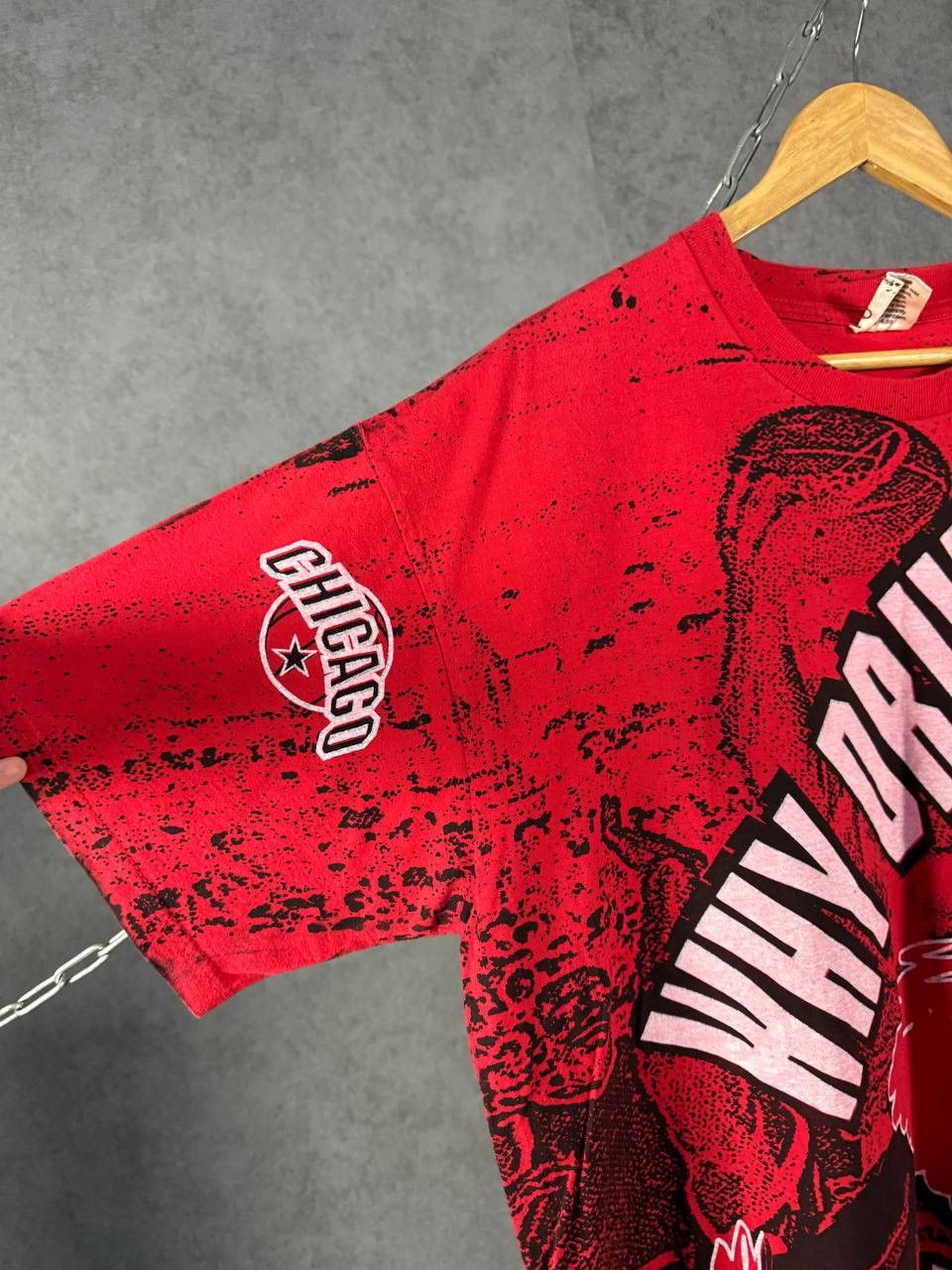 NBA Chicago Bulls NBA vintage overprinted tee Size US XL / EU 56 / 4 - 5 Thumbnail