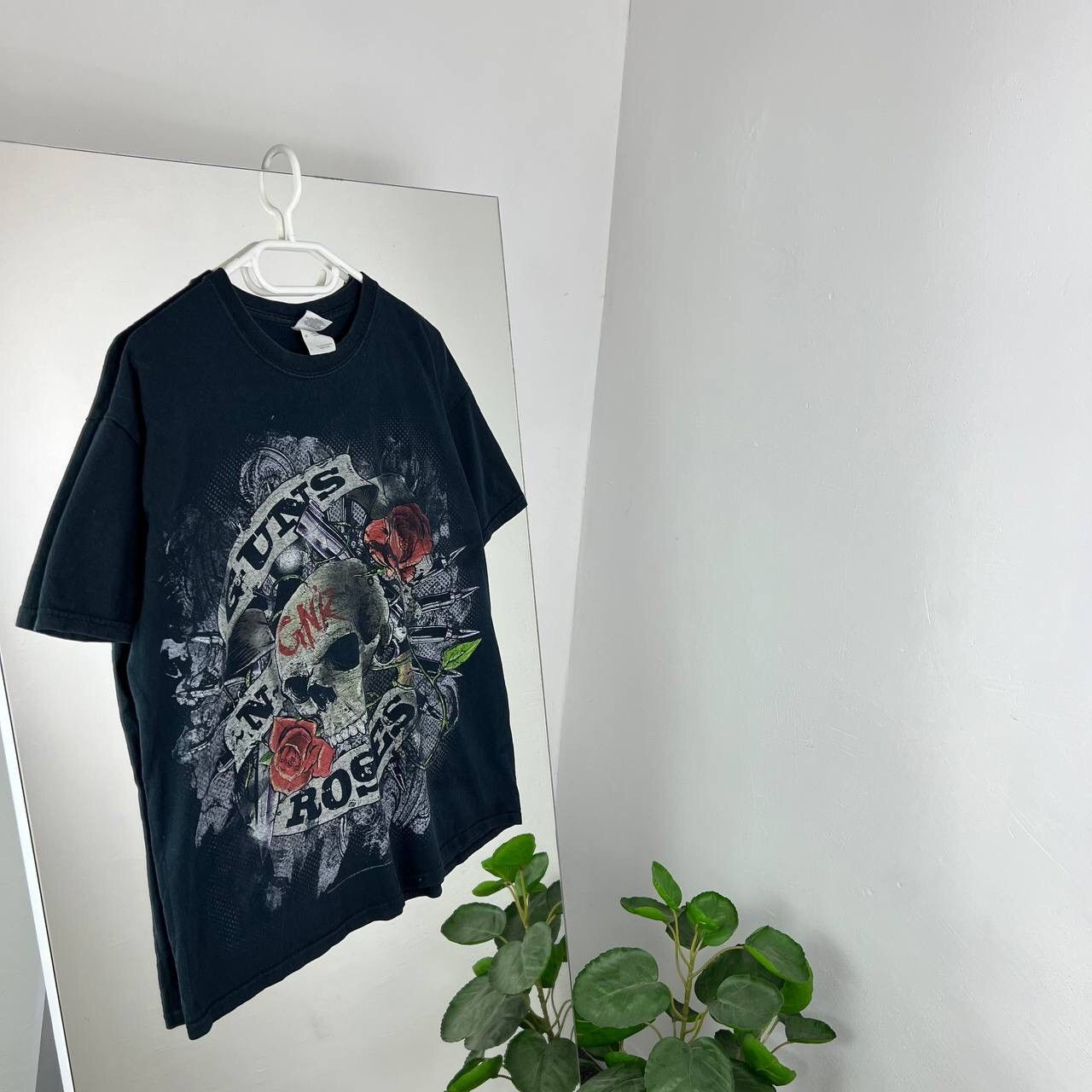 Band Tees Guns N Roses Vintage 2009 Rock Tee Size US L / EU 52-54 / 3 - 1 Thumbnail