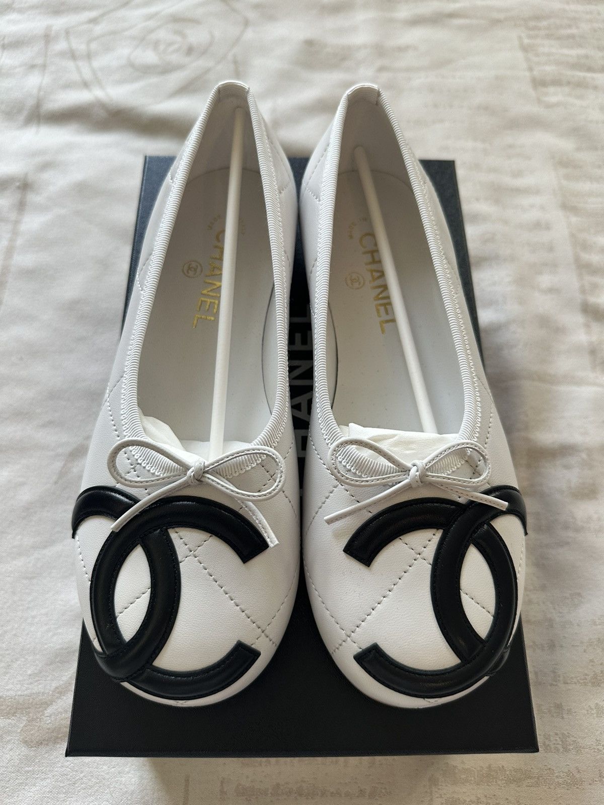 Chanel Chanel 2026M coco beach Cambon flats White color size 38 Size US 8 / IT 38 - 2 Thumbnail