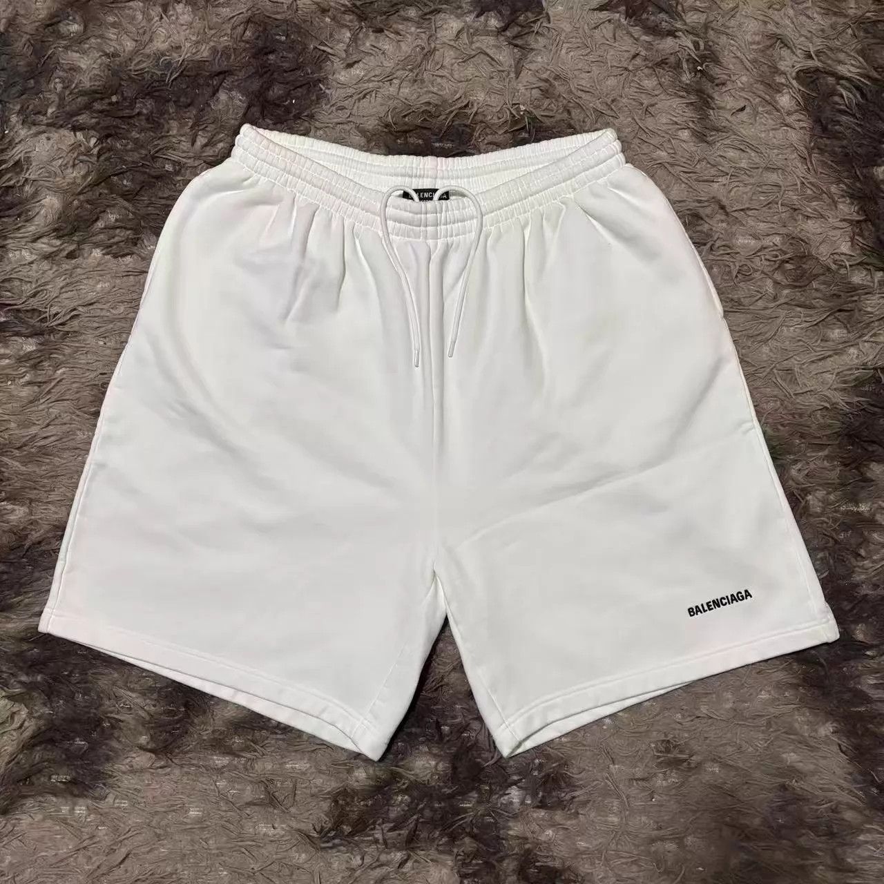 Balenciaga Balenciaga White Embroidered Logo Shorts XS/S/M/L Size 25" / US 0 / IT 36 - 1 Thumbnail