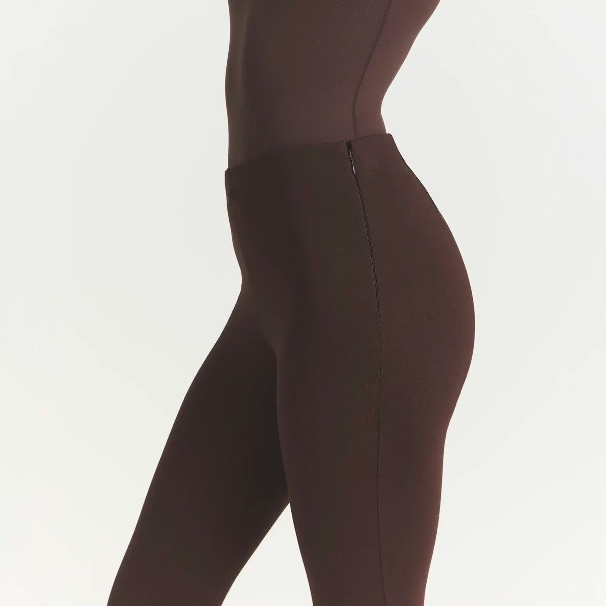 SKIMS SKIMS High-Waist Leggings in Limited Edition Cocoa Size XS Size 25" / US 0 / IT 36 - 6 Thumbnail