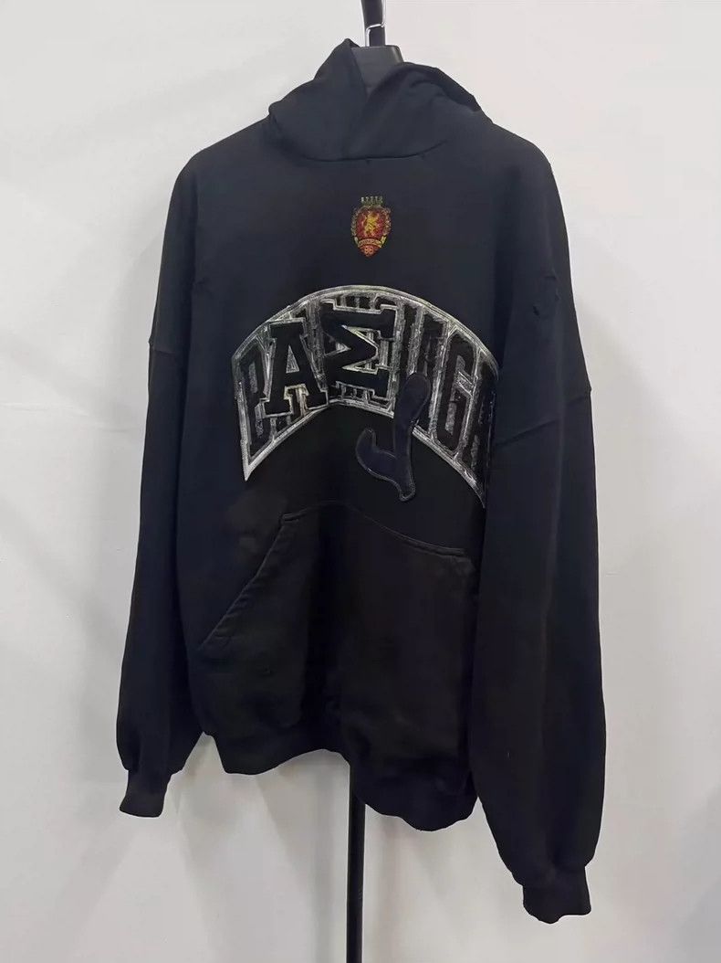 Balenciaga Balenciaga Monogrammed pullover hooded sweatshirt with lon Size US M / EU 48-50 / 2 - 1 Thumbnail
