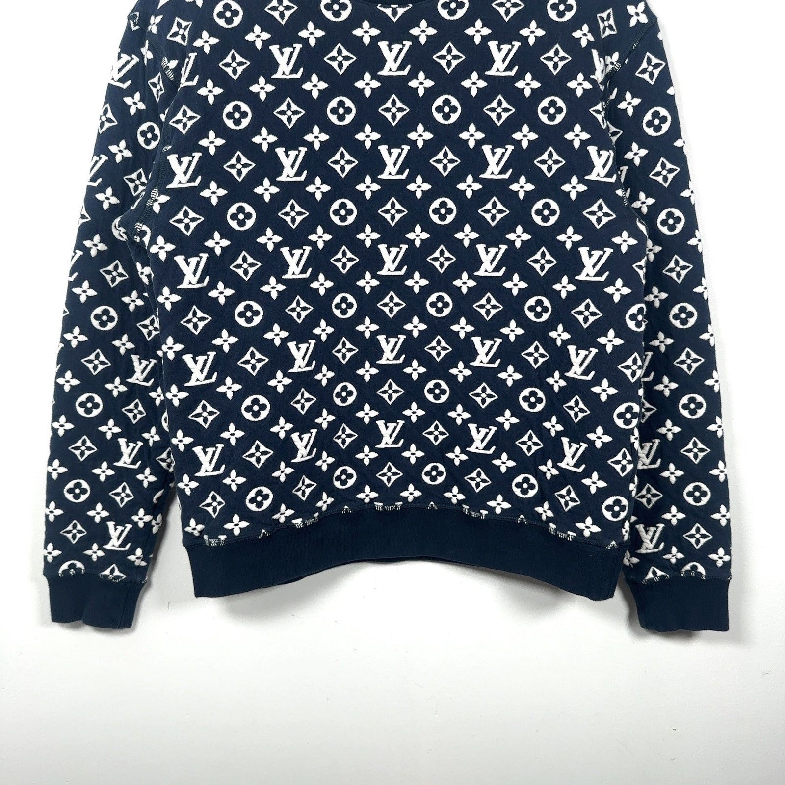 Louis Vuitton Louis Vuitton Blue Woven Monogram Crewneck Size US M / EU 48-50 / 2 - 3 Thumbnail