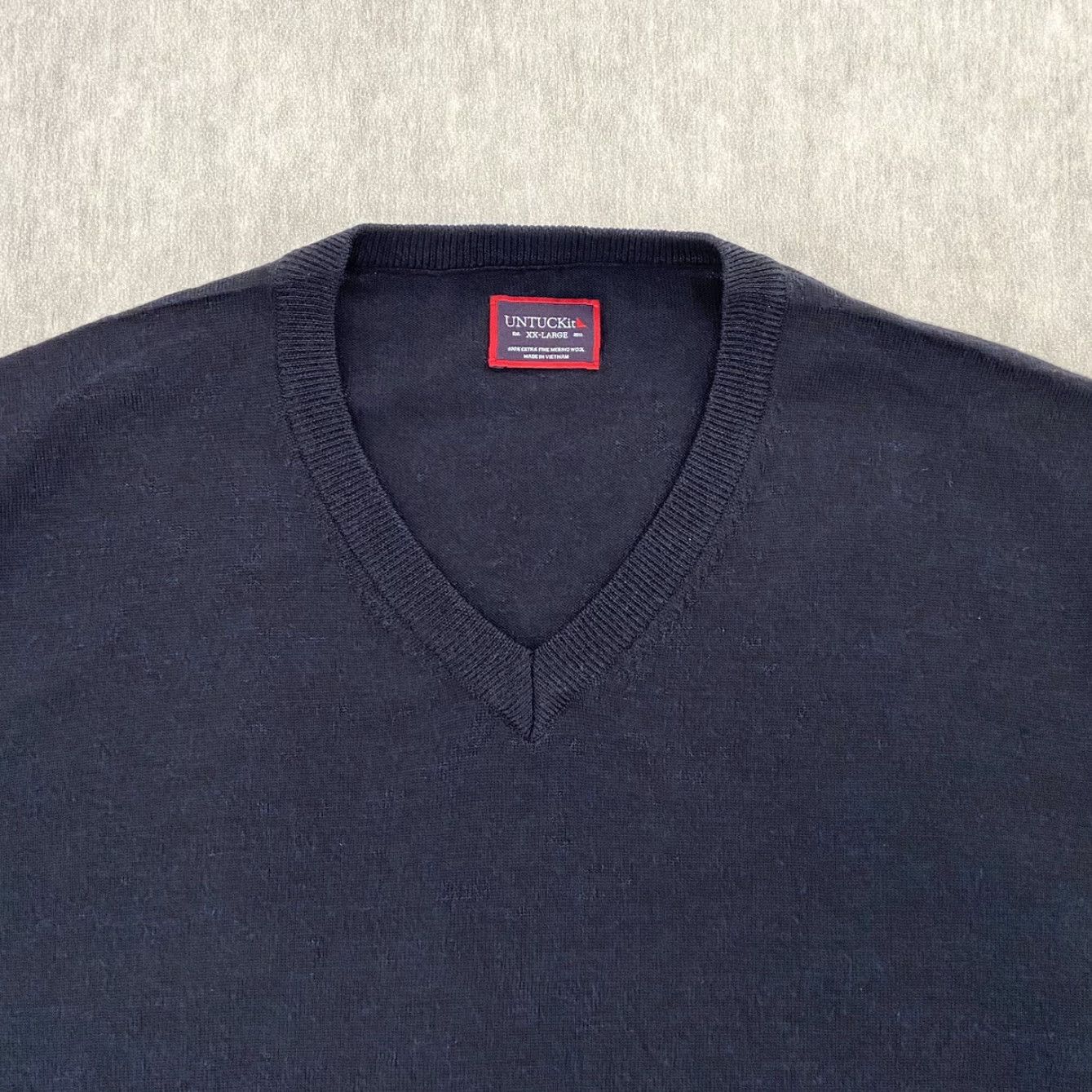UNTUCKit UNTUCKit Sweater Mens 2XL Blue Pullover Tight-Knit Merino Wool V-Neck Knit Pullover Preowned Casual Modern Classic Fit-Adult Size 2XL Mens Size US XXL / EU 58 / 5 - 3 Thumbnail