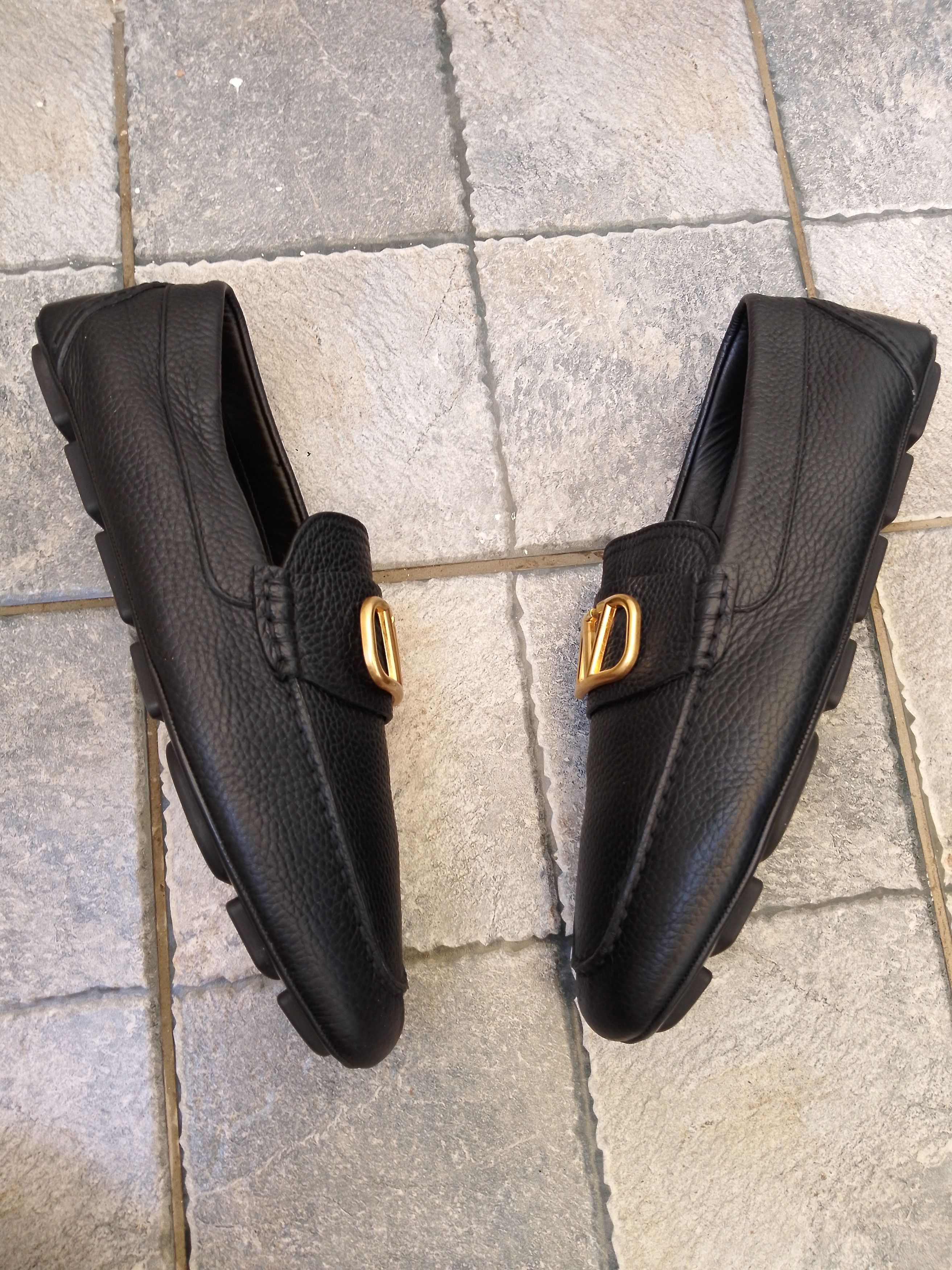 Valentino Valentino garavani v logo signature driving shoes Size US 10 / EU 43 - 3 Thumbnail