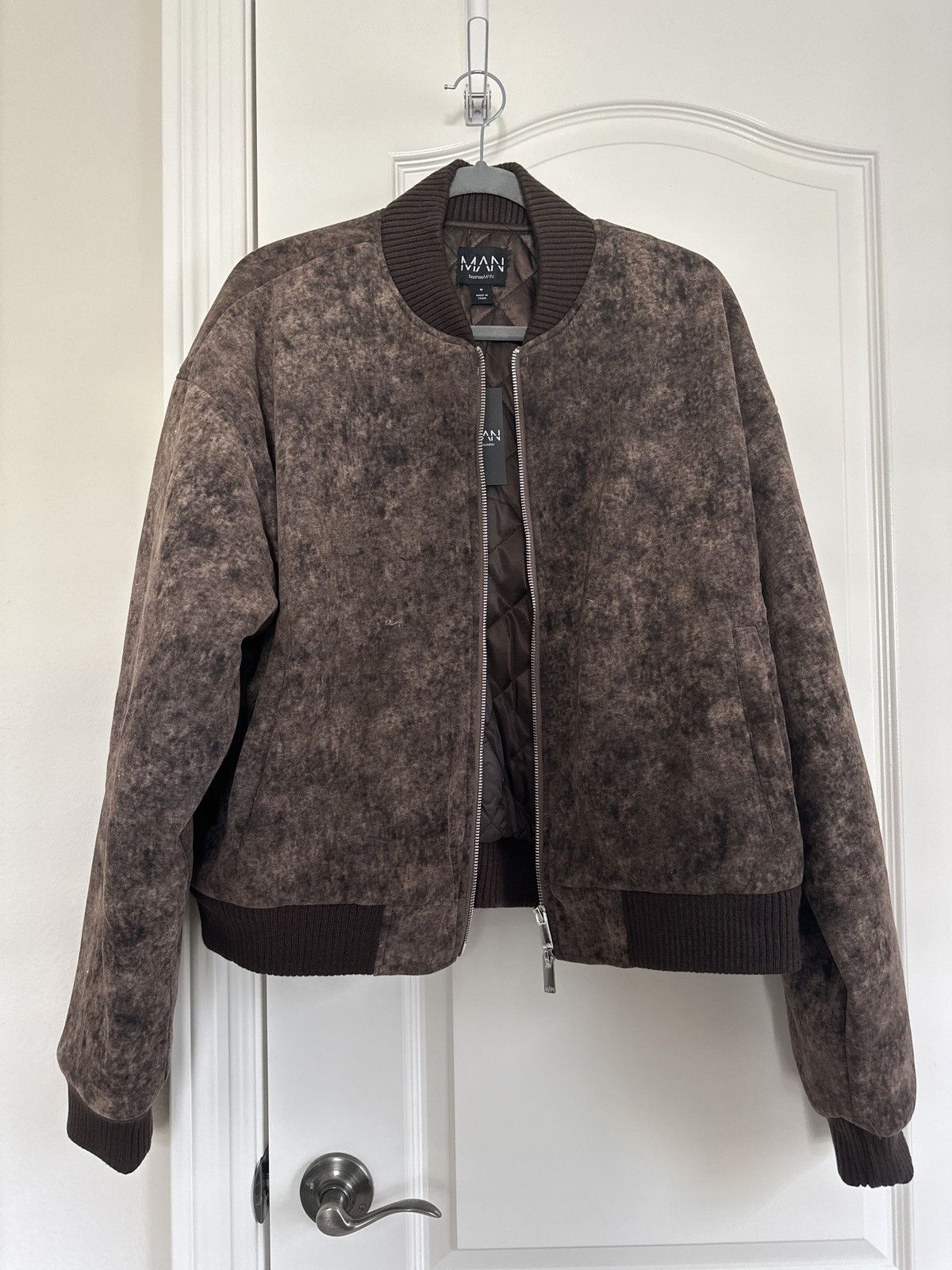 Boohoo Boxy cropped fit acid wash bomber jacket quilted double zip Size US M / EU 48-50 / 2 - 1 Thumbnail
