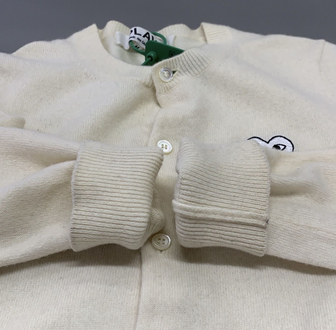 Comme des Garcons Comme des Garçons Play White Knit Cardigan for Women 0079 Size M / US 6-8 / IT 42-44 - 6 Thumbnail