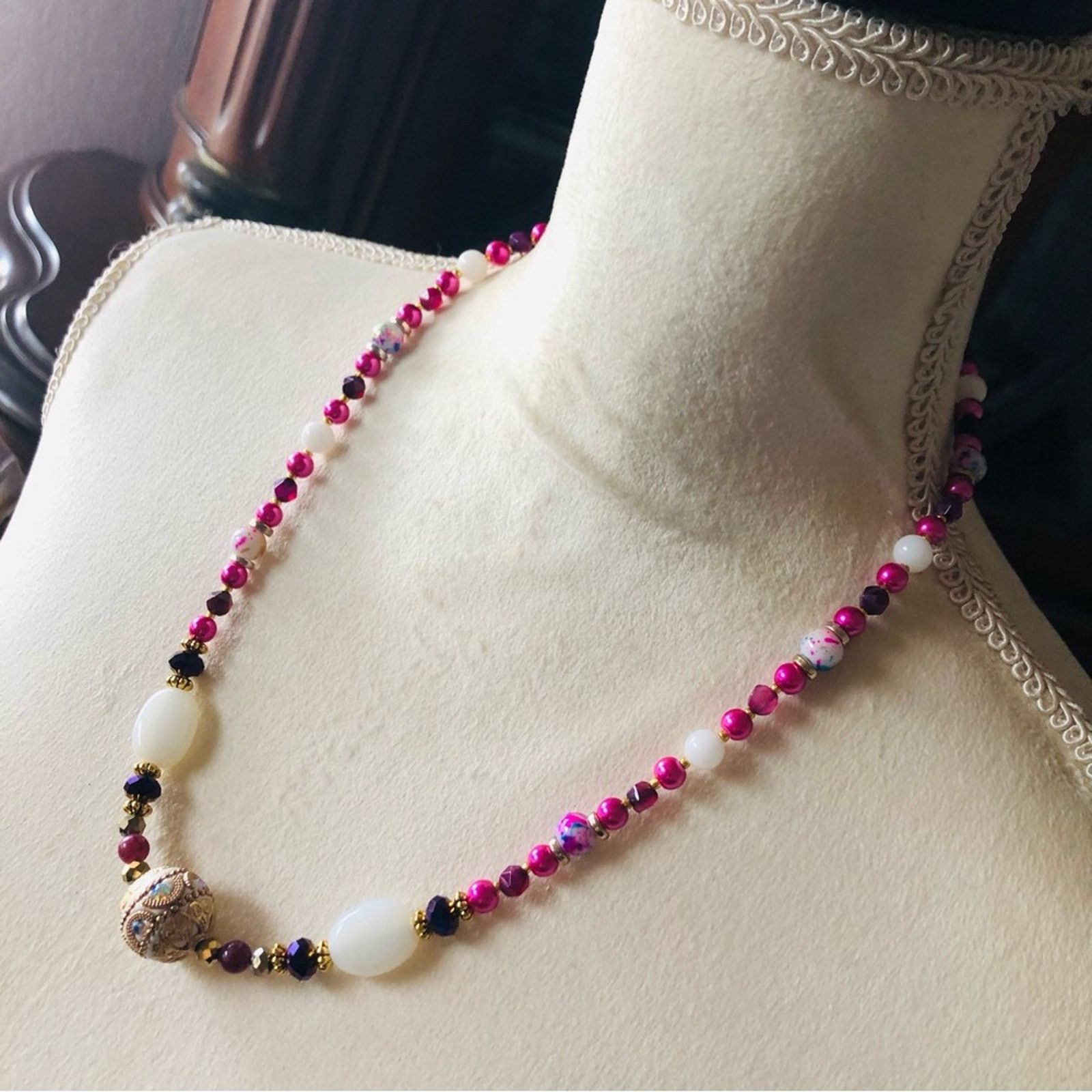 Handmade Handcrafted repurpose filigree milk glass garnet necklace Size ONE SIZE - 3 Thumbnail