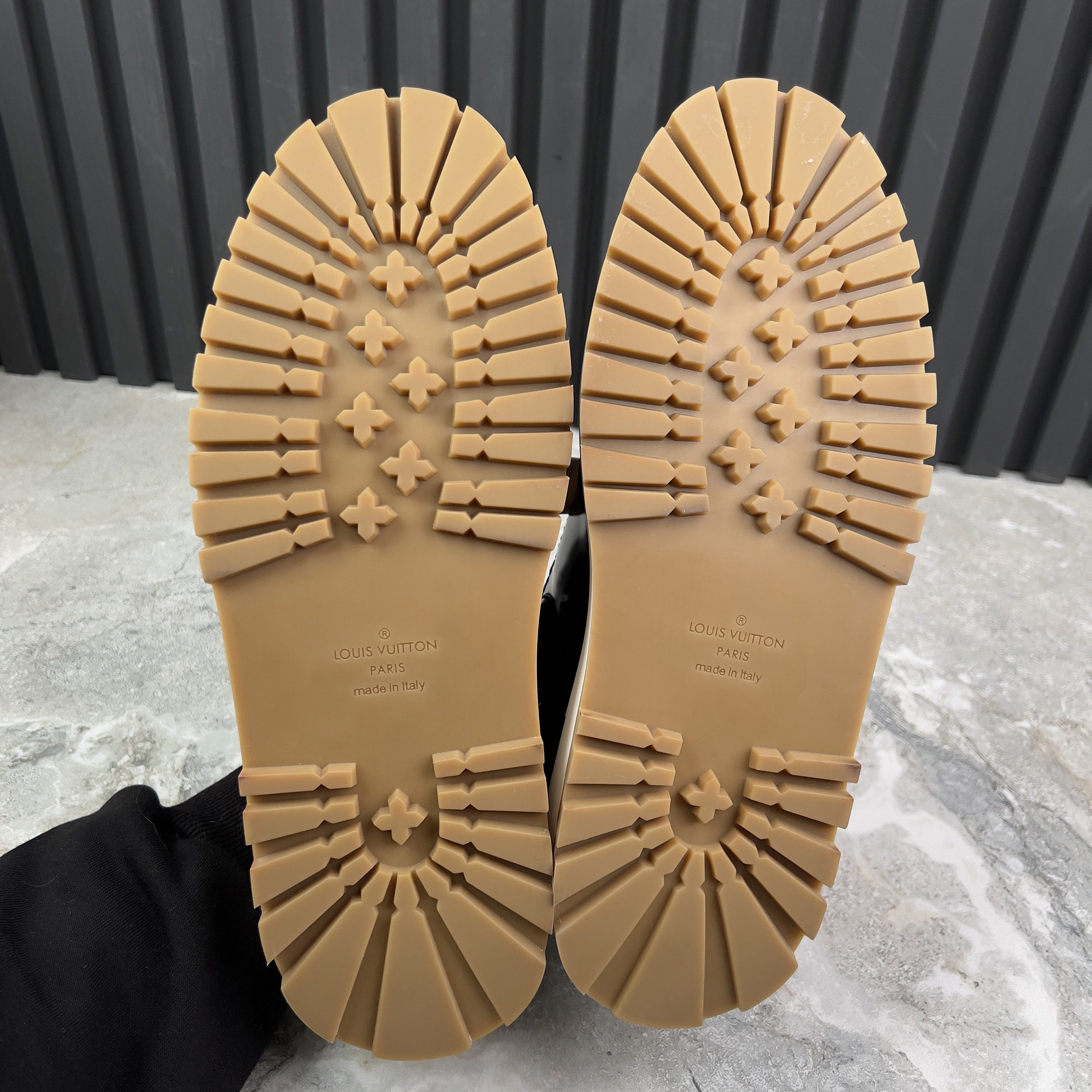Louis Vuitton LV x NBA Abbesses Derby Sneakers Monogram Patent Leather Size US 8 / EU 41 - 13 Thumbnail