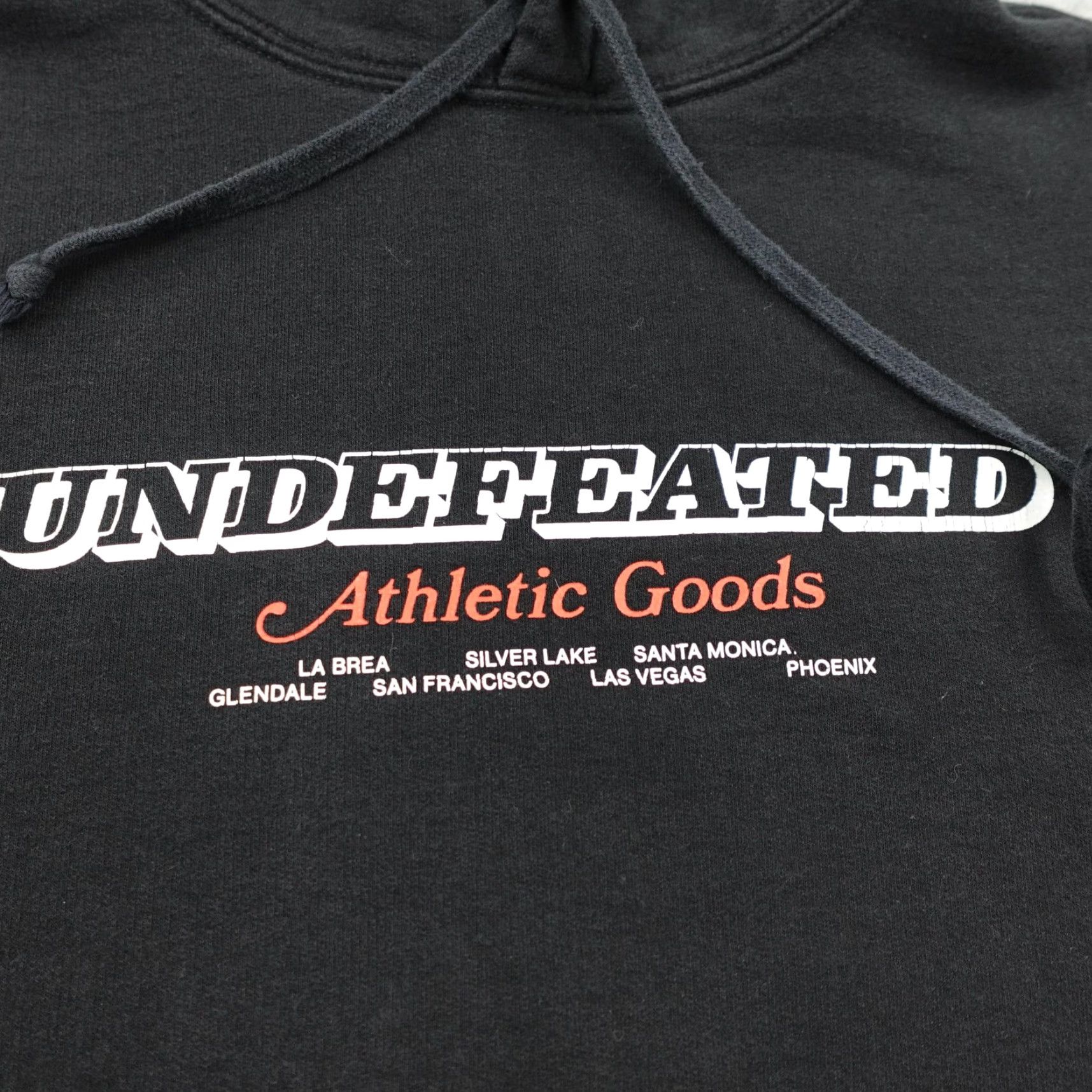 Undefeated VINTAGE Undefeated Hoodie Pullover Mens Medium Black Graphic Print Athletic Skater Size US M / EU 48-50 / 2 - 3 Thumbnail