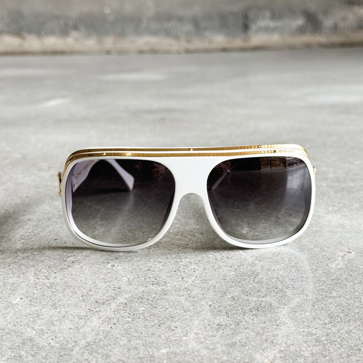 Louis Vuitton NIGOS PERSONAL 2004 OG LV MILLIONAIRE SUNGLASSES Size ONE SIZE - 3 Thumbnail